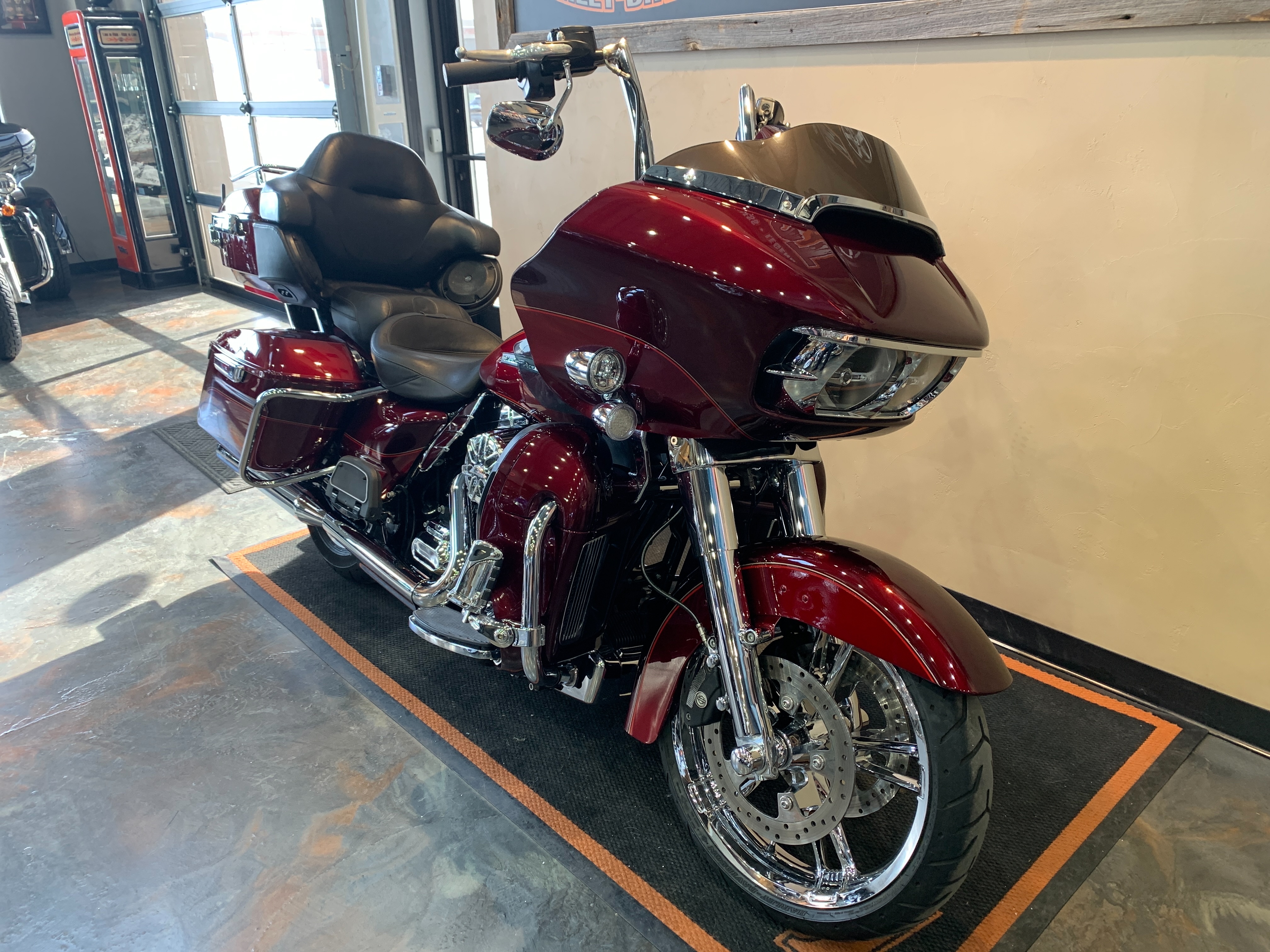 2016 Harley-Davidson Road Glide Ultra at Vandervest Harley-Davidson, Green Bay, WI 54303