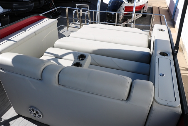 2018 Sylvan Mirage 8524 at Jerry Whittle Boats