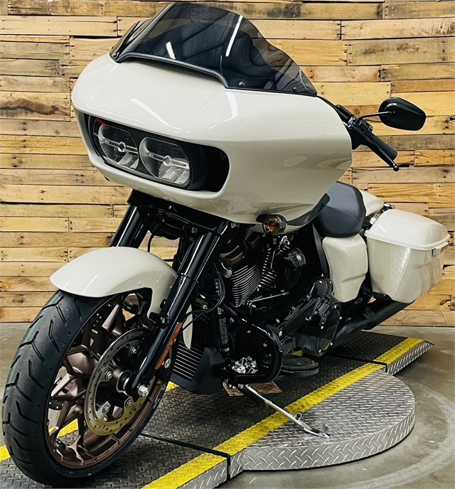 2023 Harley-Davidson® Road Glide® ST White Sand Pearl