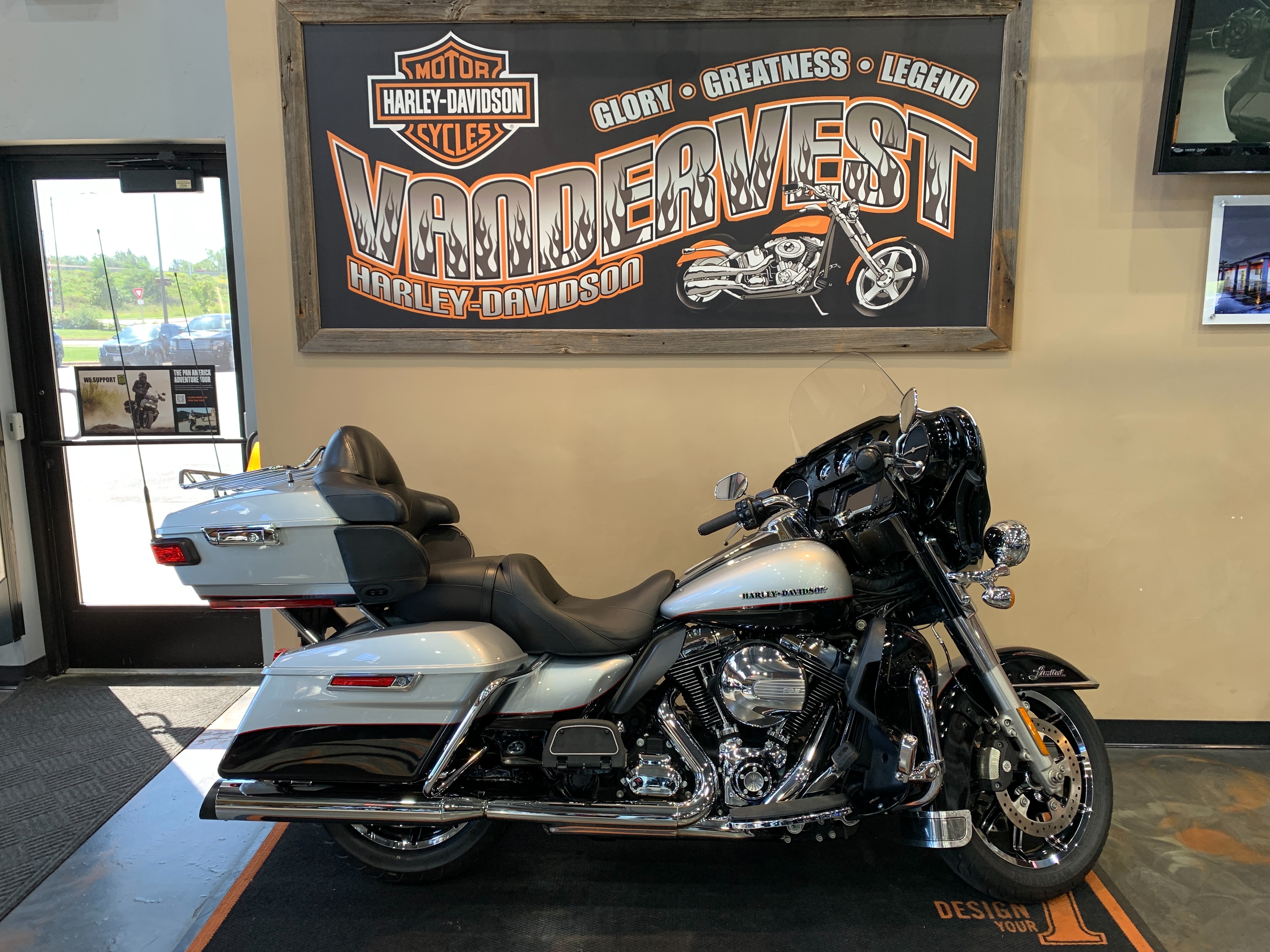 2015 Harley-Davidson Electra Glide Ultra Limited at Vandervest Harley-Davidson, Green Bay, WI 54303