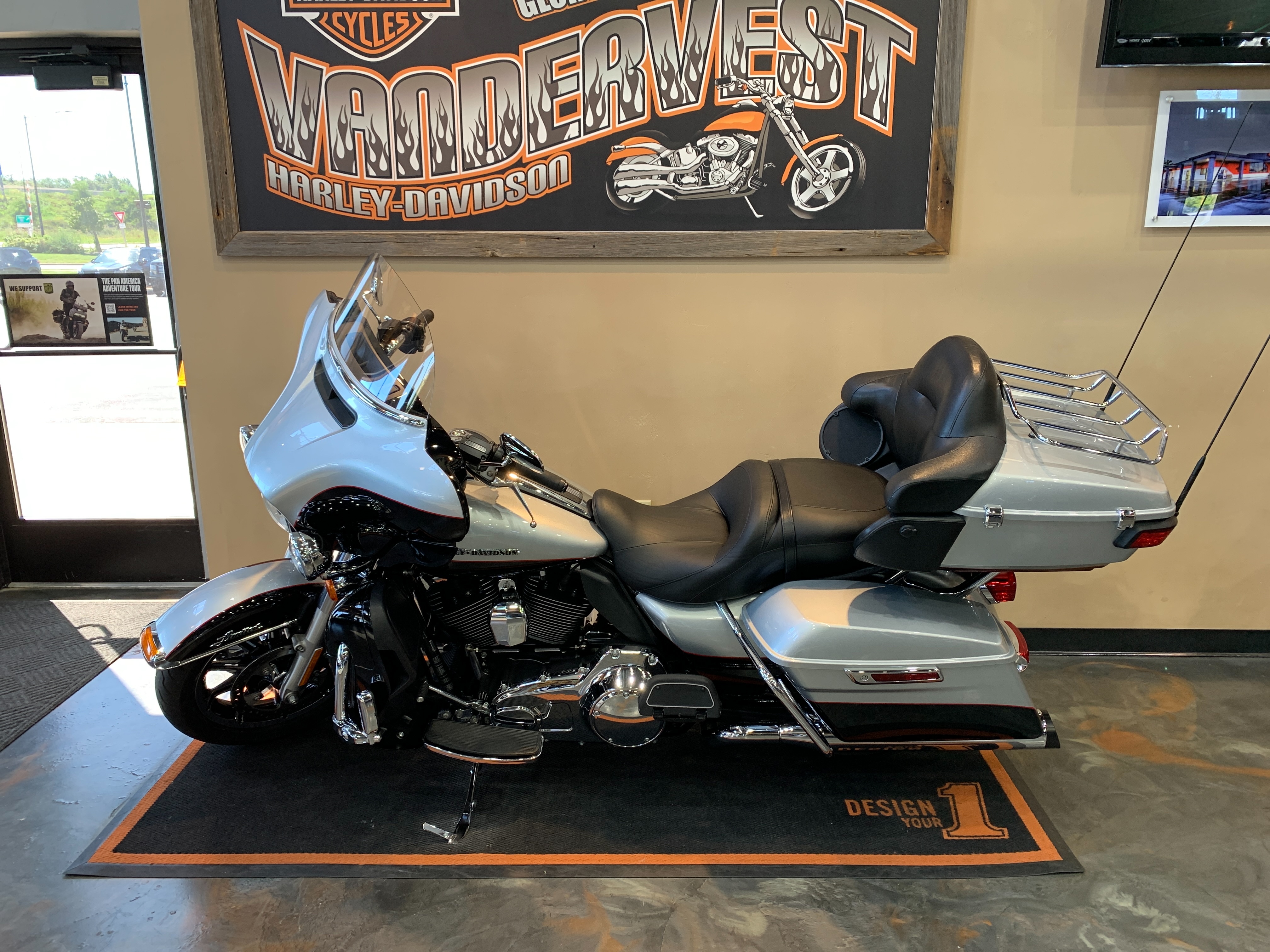 2015 Harley-Davidson Electra Glide Ultra Limited at Vandervest Harley-Davidson, Green Bay, WI 54303