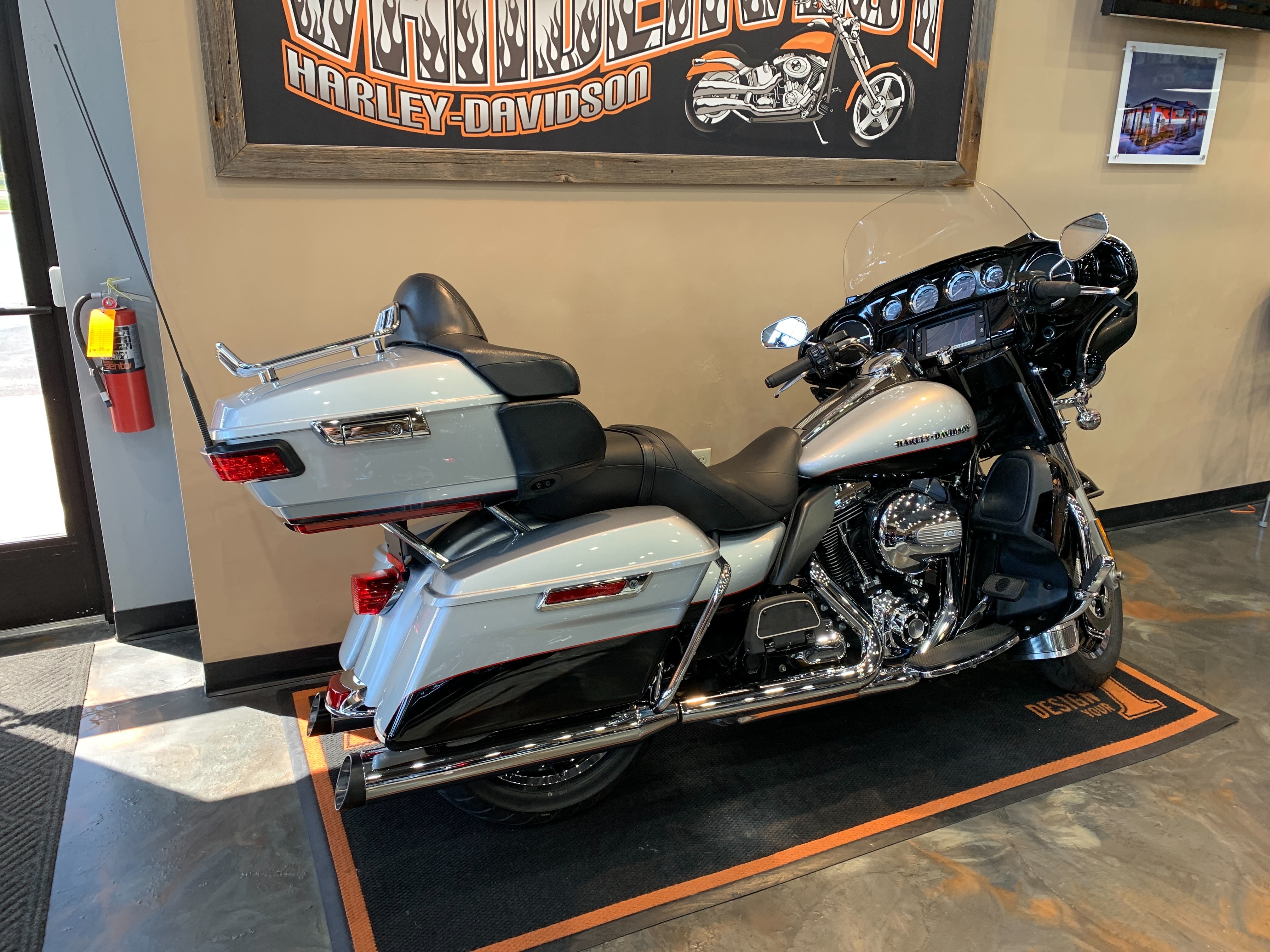 2015 Harley-Davidson Electra Glide Ultra Limited at Vandervest Harley-Davidson, Green Bay, WI 54303