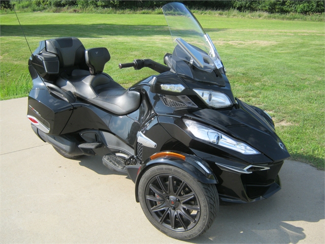 2015 Can-Am® Spyder® RT-S Special Series 6-Speed Semi-Automatic