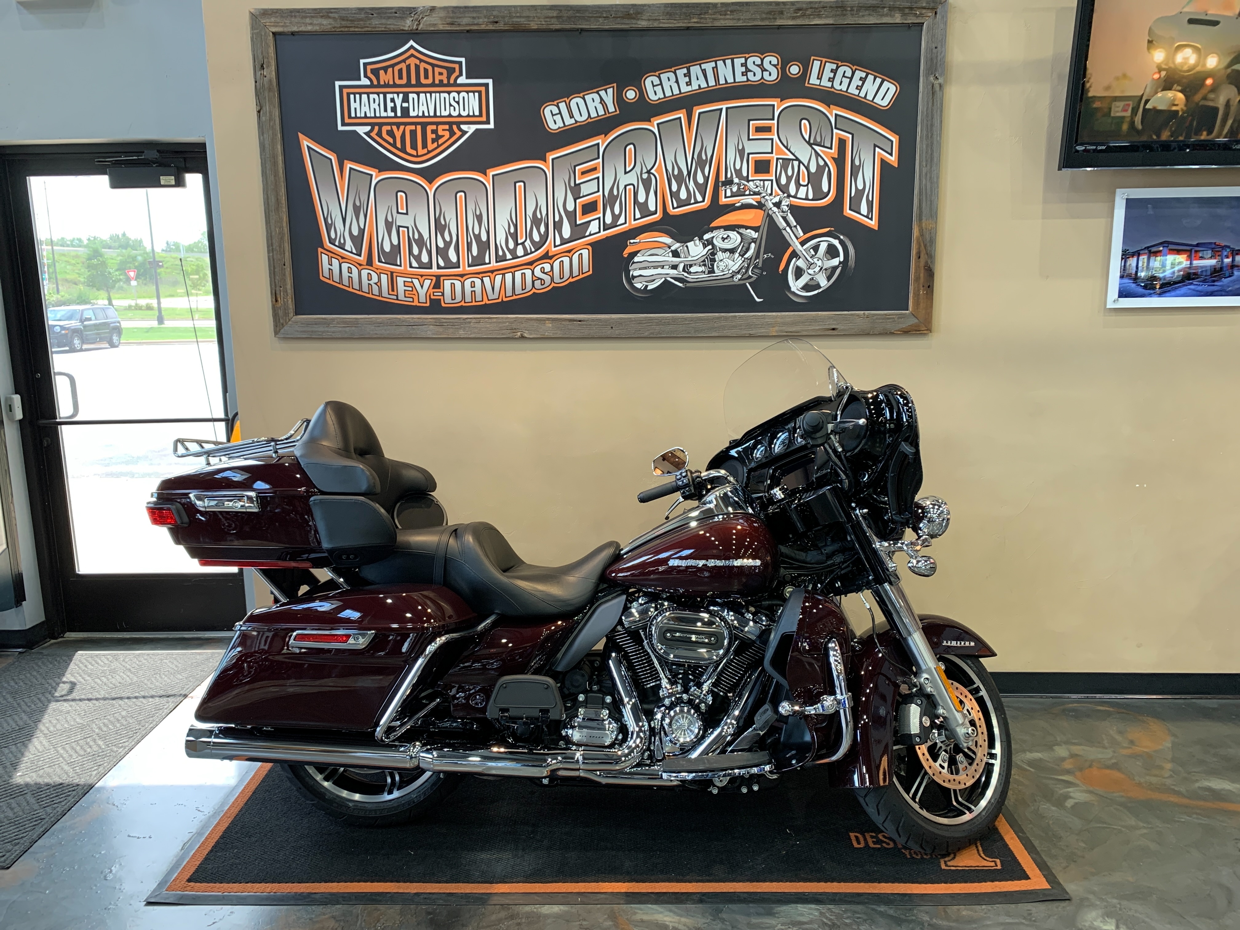 2021 Harley-Davidson Ultra Limited at Vandervest Harley-Davidson, Green Bay, WI 54303