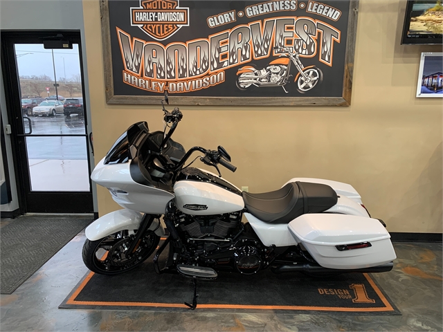 2024 Harley-Davidson Road Glide Base at Vandervest Harley-Davidson, Green Bay, WI 54303