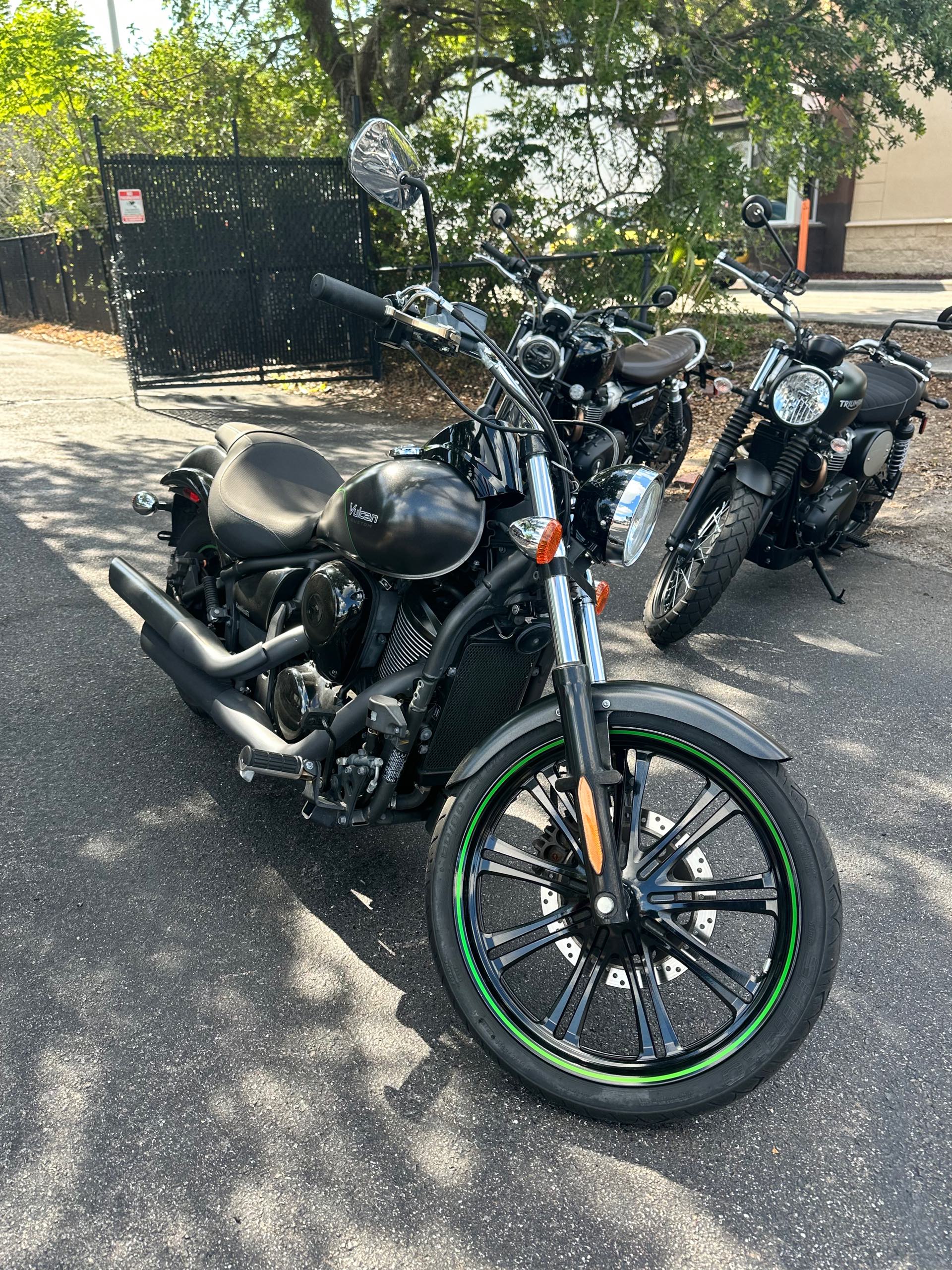 2017 Kawasaki Vulcan 900 Custom at Tampa Triumph, Tampa, FL 33614