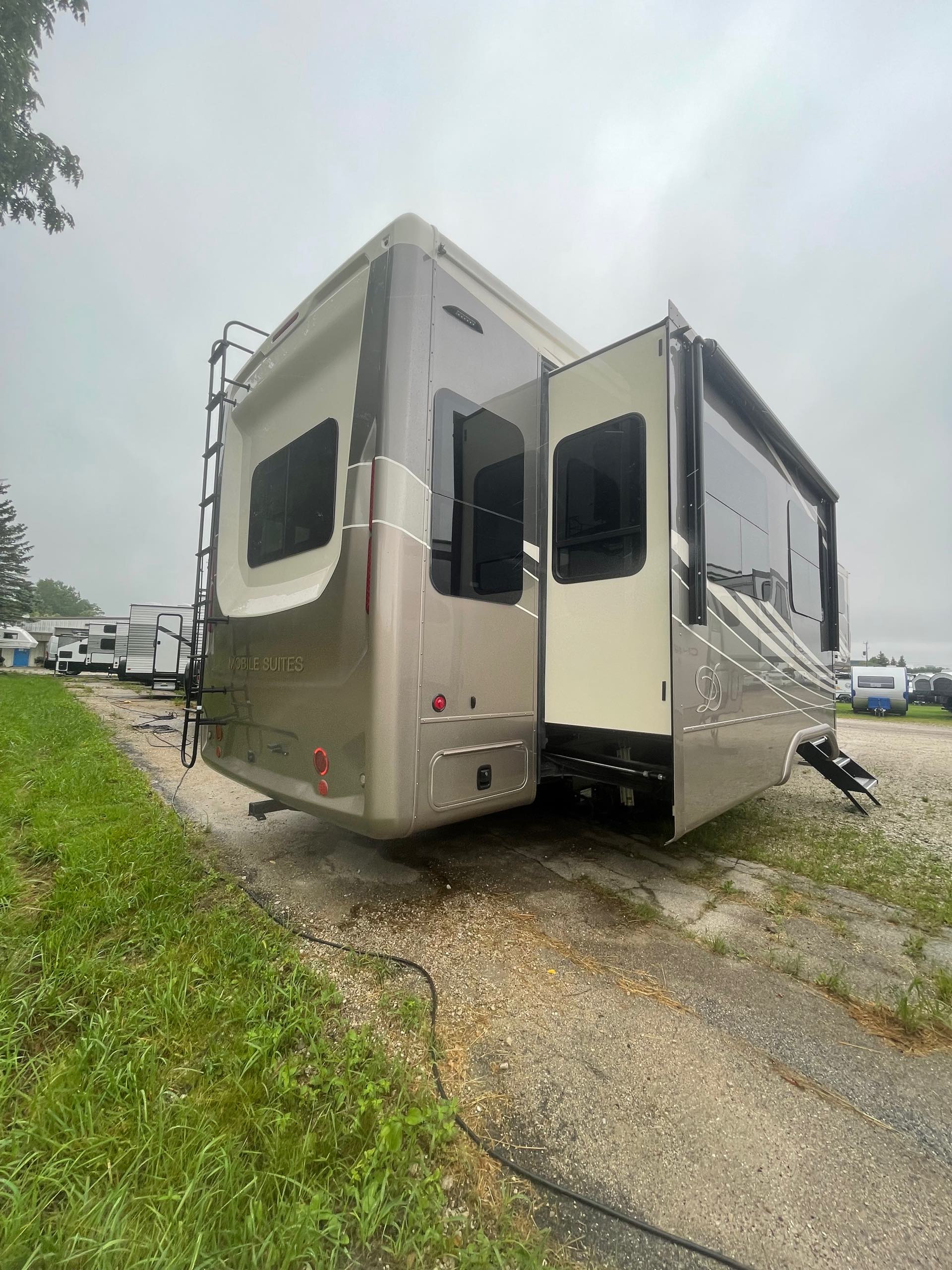 2023 DRV Mobile Suites MS 36RSSB3 at Prosser's Premium RV Outlet