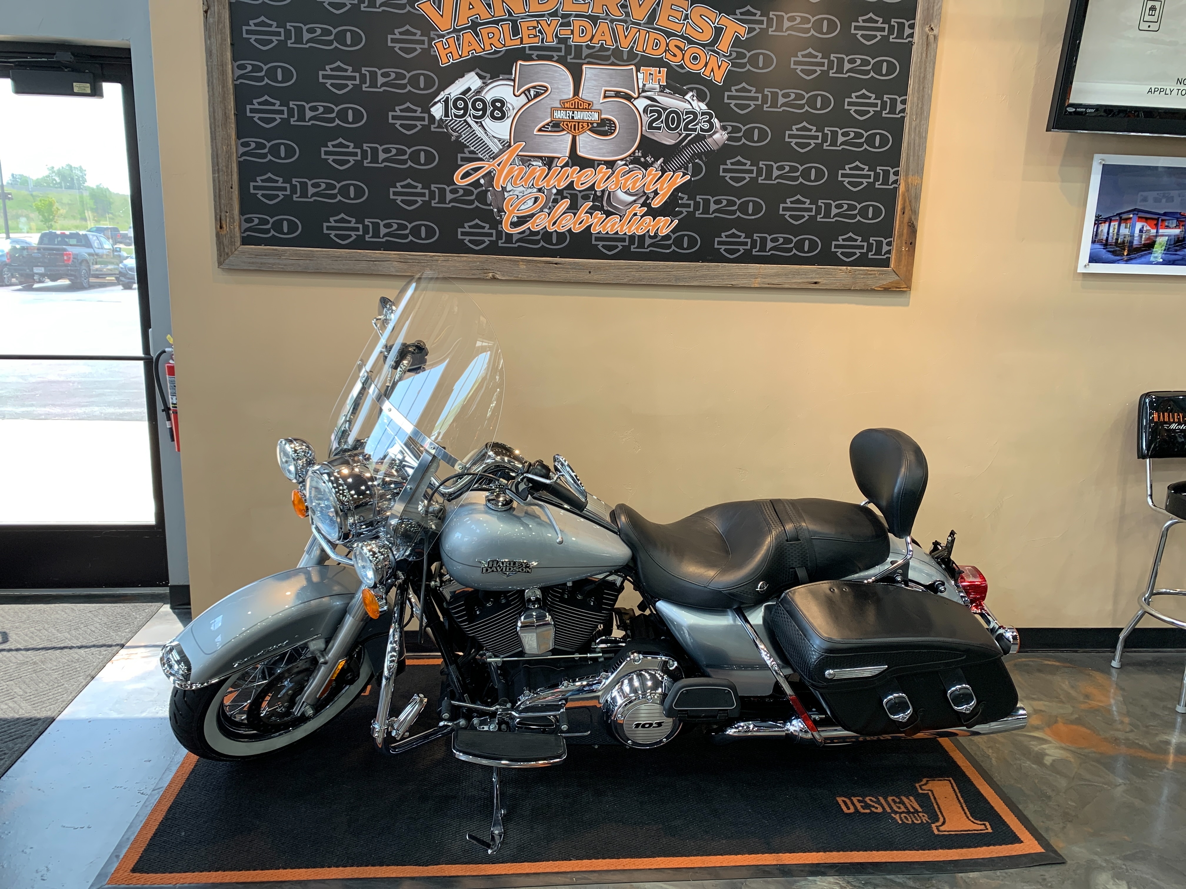 2011 Harley-Davidson Road King Classic at Vandervest Harley-Davidson, Green Bay, WI 54303