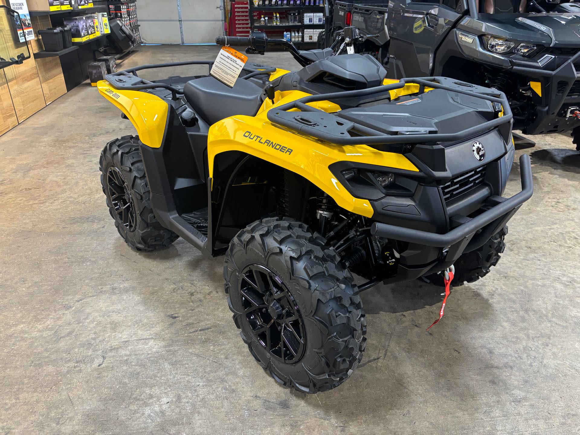 2024 CAN-AM 700 XT at ATV Zone, LLC