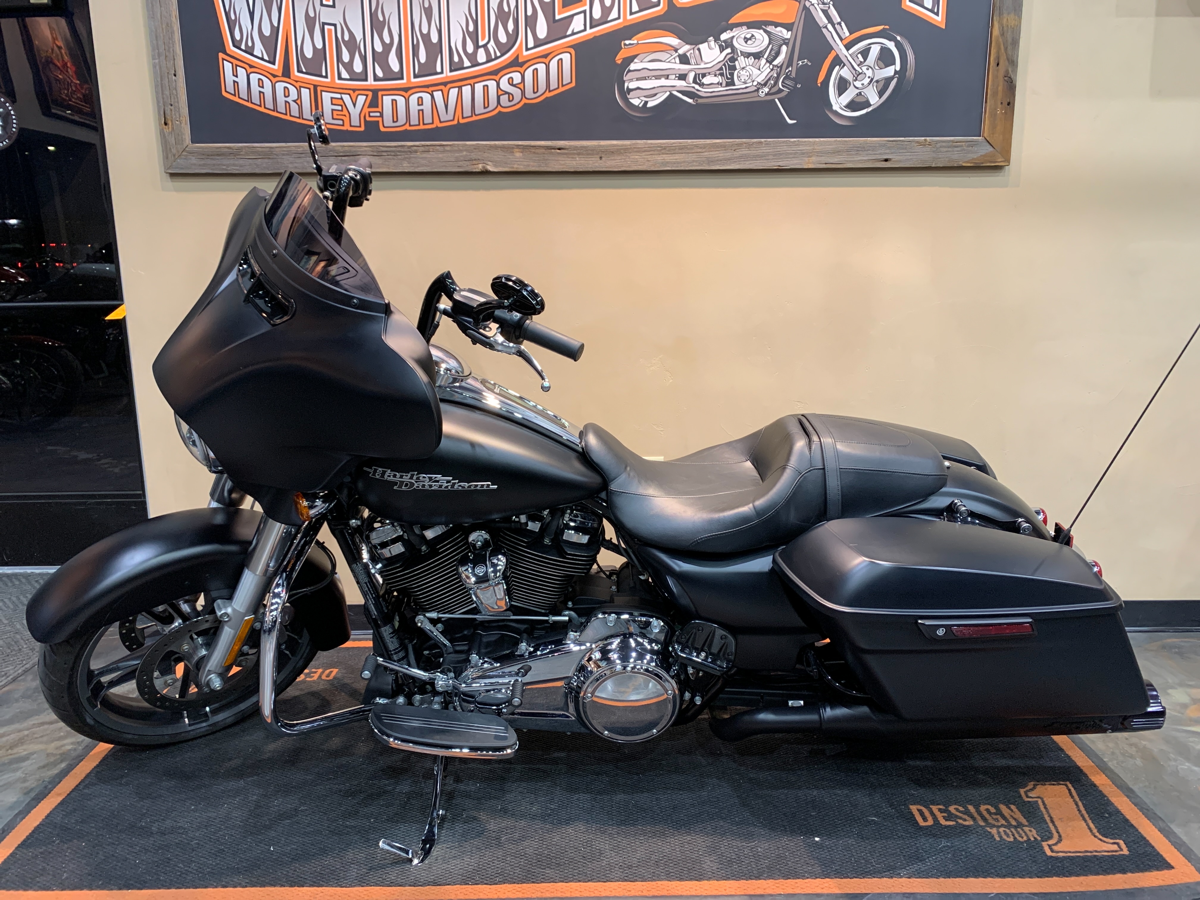 2017 Harley-Davidson Street Glide Special at Vandervest Harley-Davidson, Green Bay, WI 54303