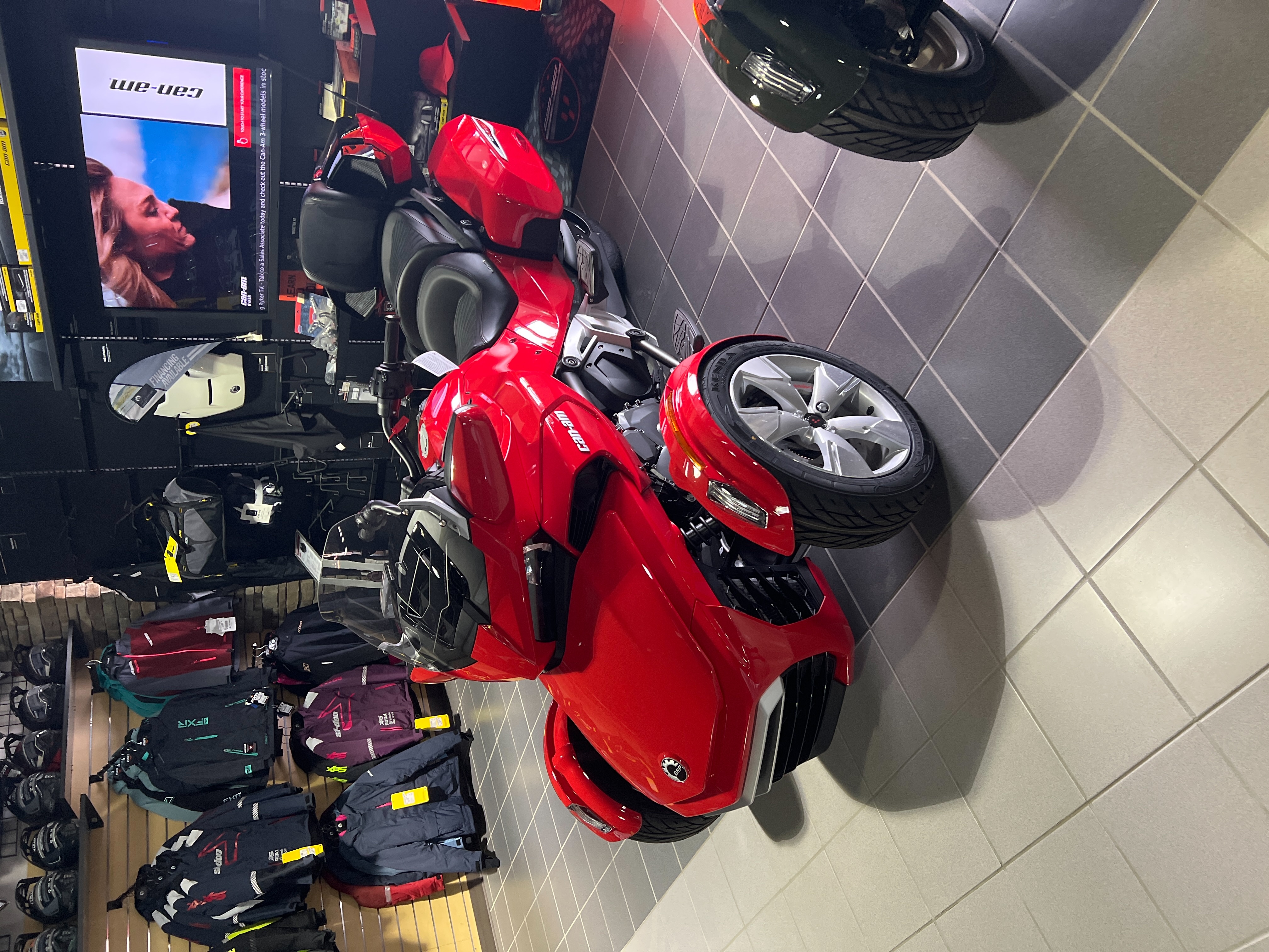 2023 Can-Am Spyder F3 Limited at Pioneer Motorsport