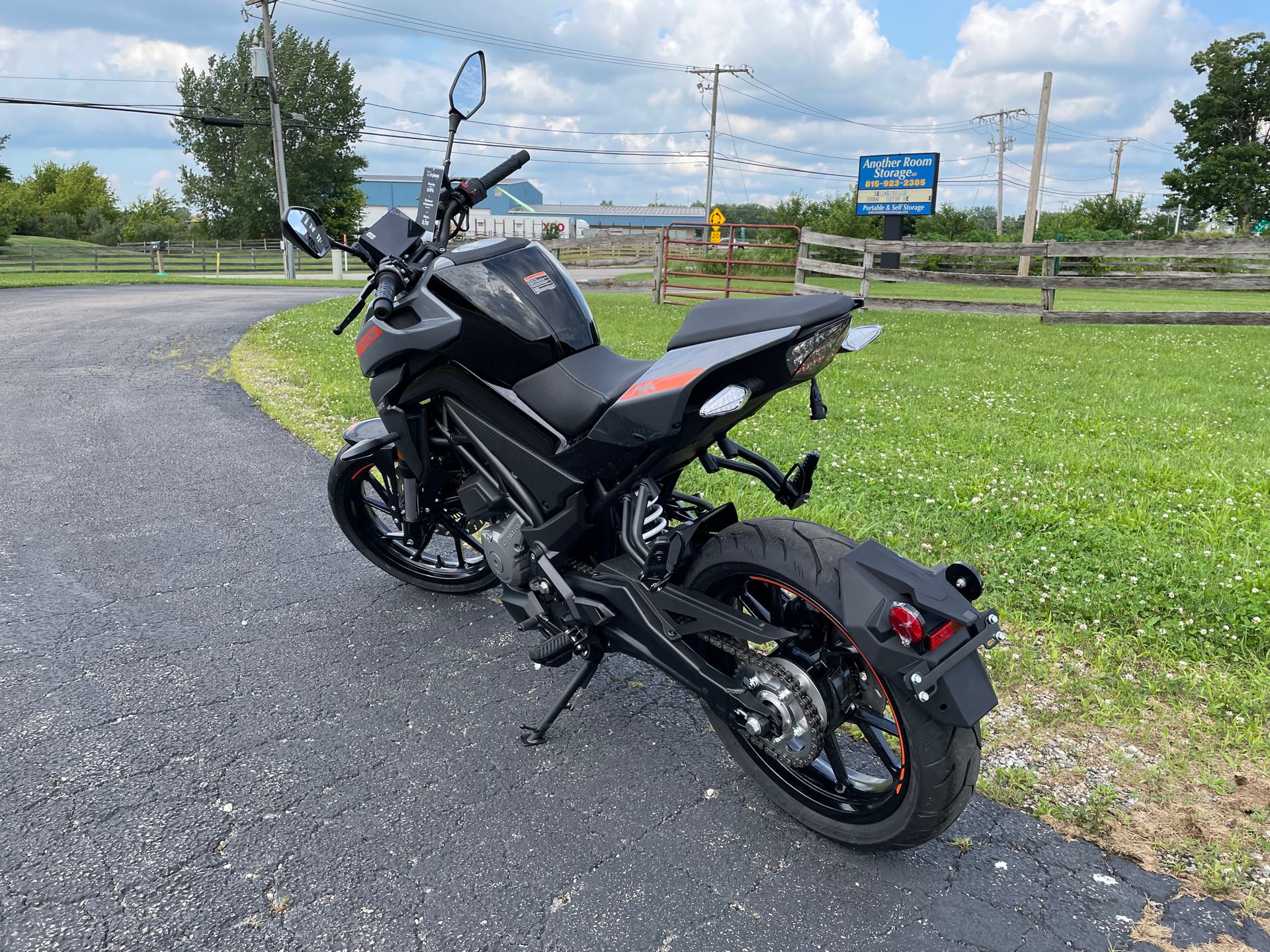 2023 CFMOTO 300 NK at Randy's Cycle