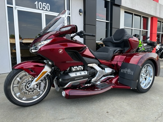 2023 Honda Gold Wing Tour Airbag Automatic DCT at Sunrise Honda of Rogers