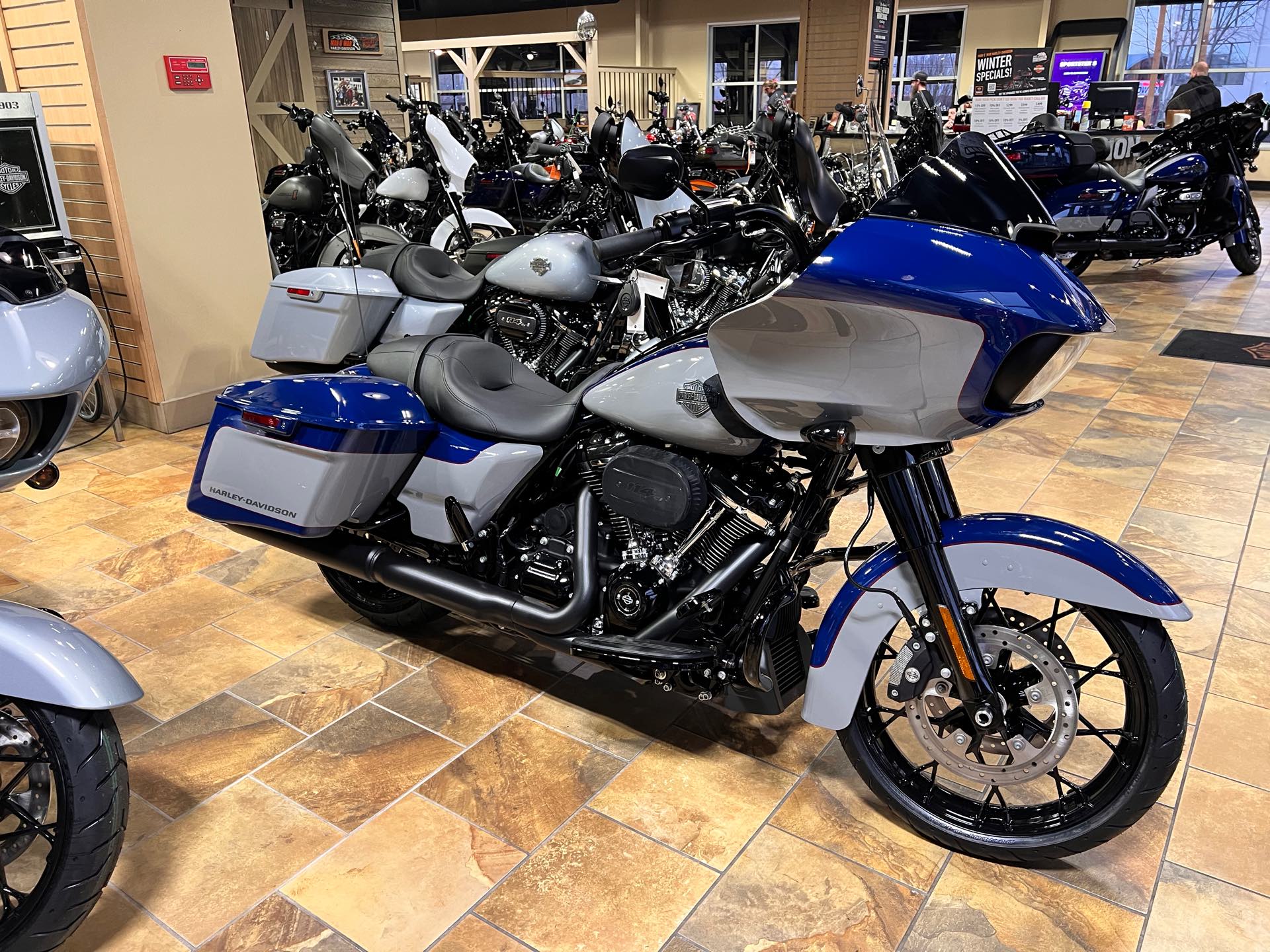 2023 Harley-Davidson Road Glide Limited | Man O'War Harley-Davidson®