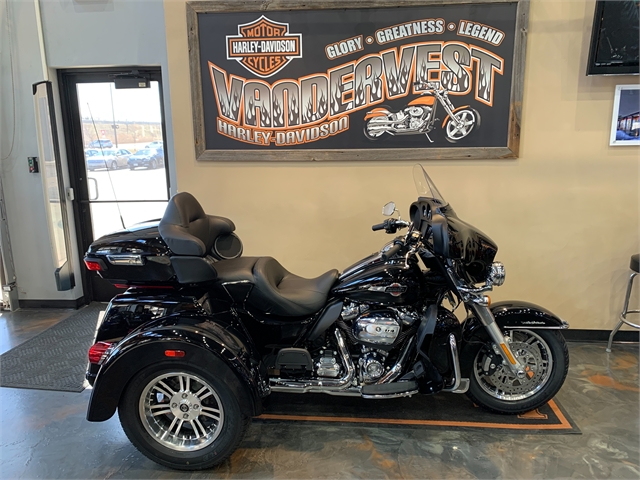 2024 Harley-Davidson Trike Tri Glide Ultra at Vandervest Harley-Davidson, Green Bay, WI 54303