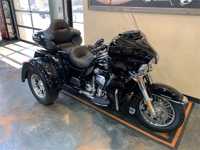 2024 Harley-Davidson Trike Tri Glide Ultra at Vandervest Harley-Davidson, Green Bay, WI 54303