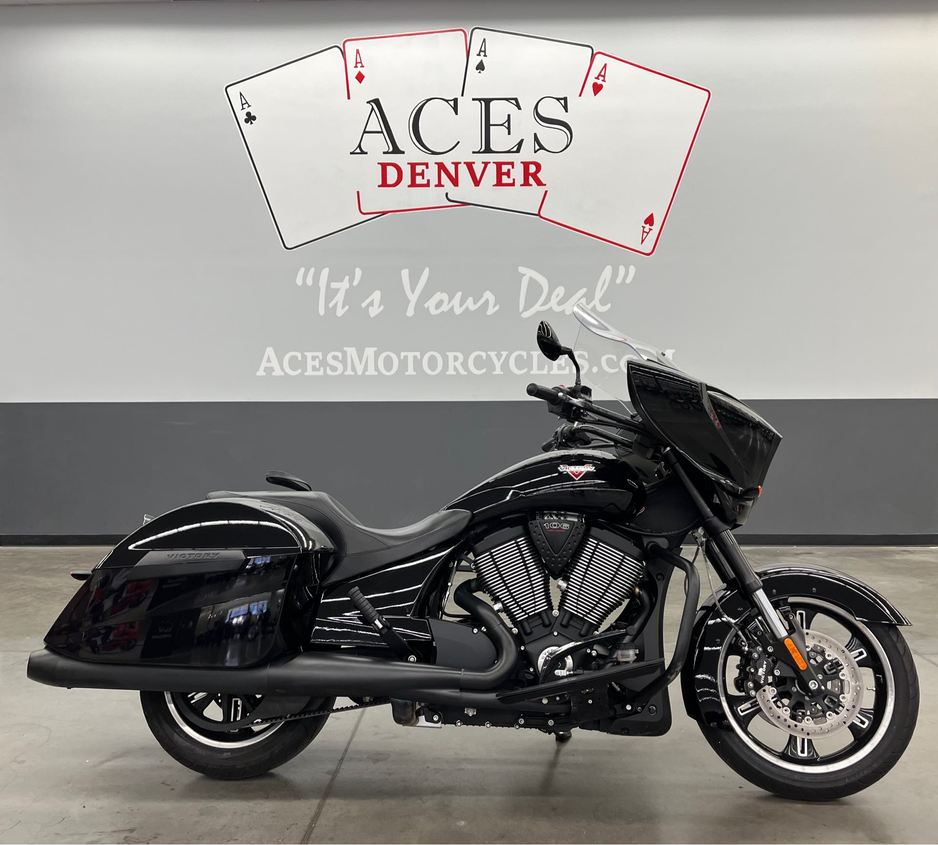2014 Victory Cross Country 8-Ball at Aces Motorcycles - Denver