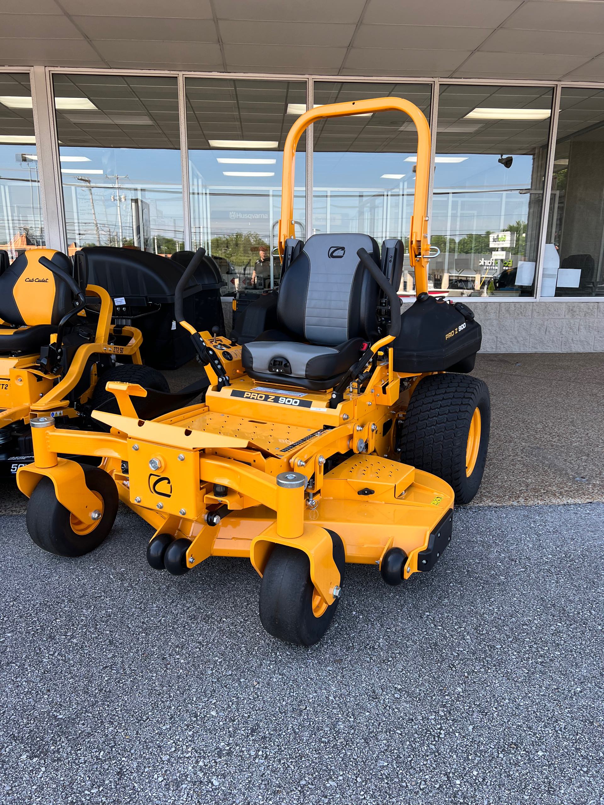 2021 Cub Cadet Commercial Zero Turn Mowers PRO Z 960 L KW at Knoxville Powersports