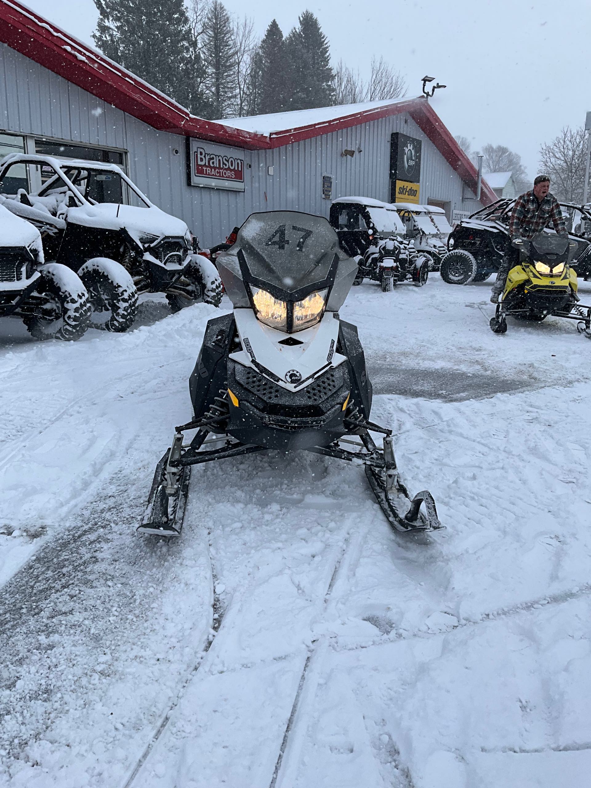 2015 Ski-Doo Expedition LE 900 ACE at Leisure Time Powersports of Corry