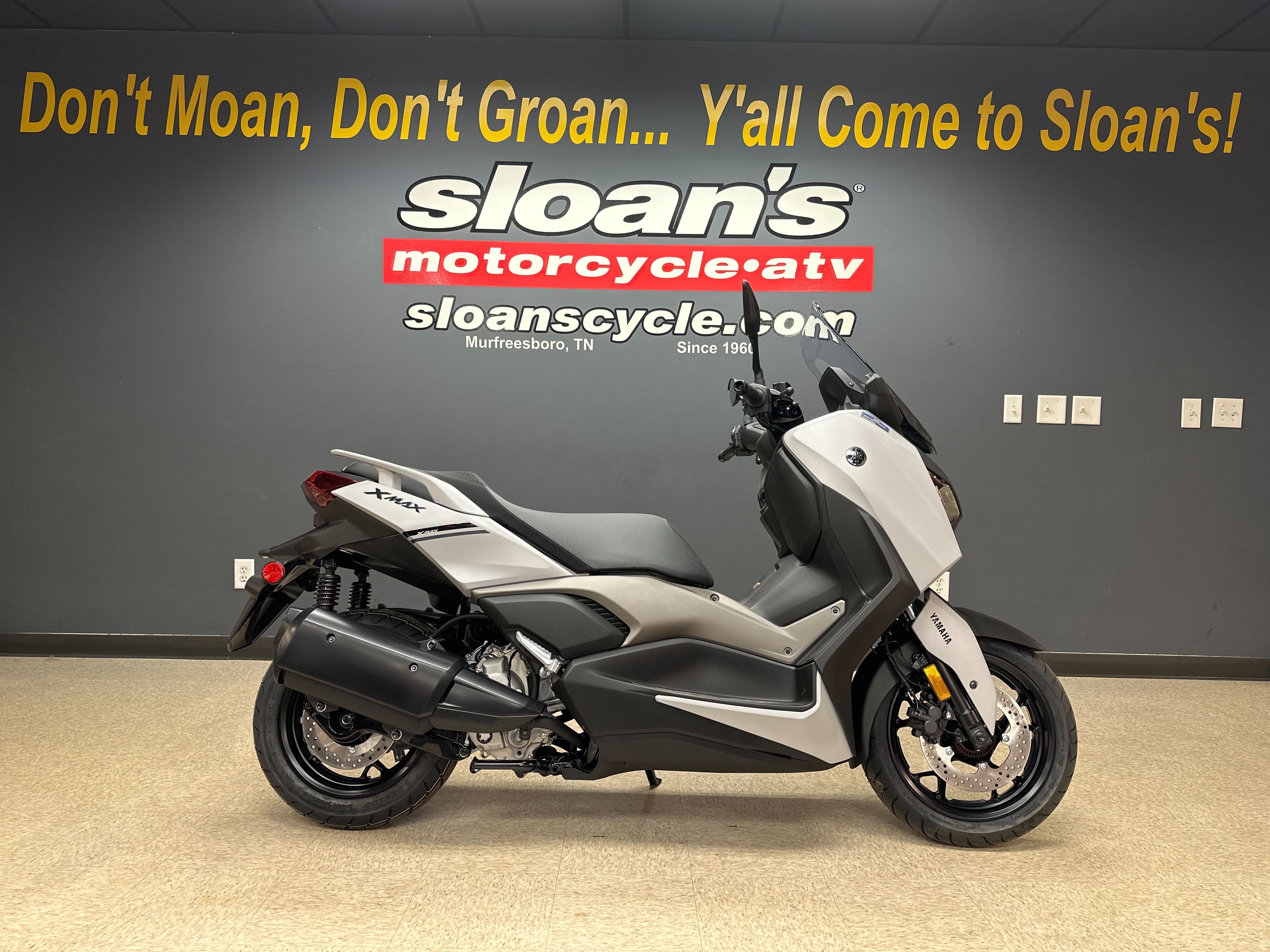 2023 Yamaha XMAX Base at Sloans Motorcycle ATV, Murfreesboro, TN, 37129