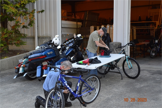 2023 Oct 28 Toy Run Bike Build Photos at Smoky Mountain HOG