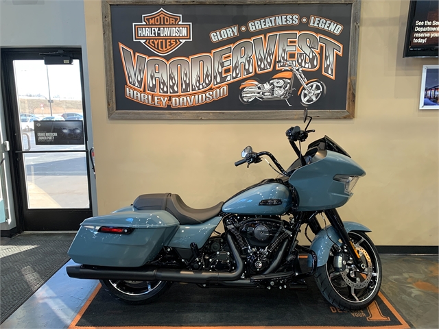 2024 Harley-Davidson Road Glide Base at Vandervest Harley-Davidson, Green Bay, WI 54303