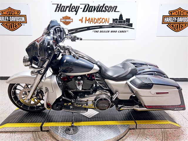 2019 Harley-Davidson Street Glide CVO Street Glide at Harley-Davidson of Madison