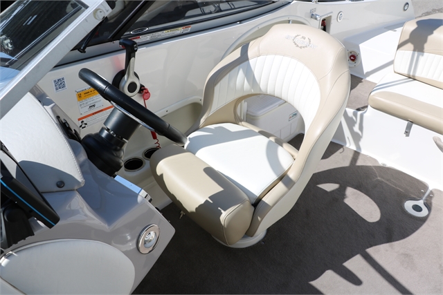 2014 Stingray 234 LR at Jerry Whittle Boats