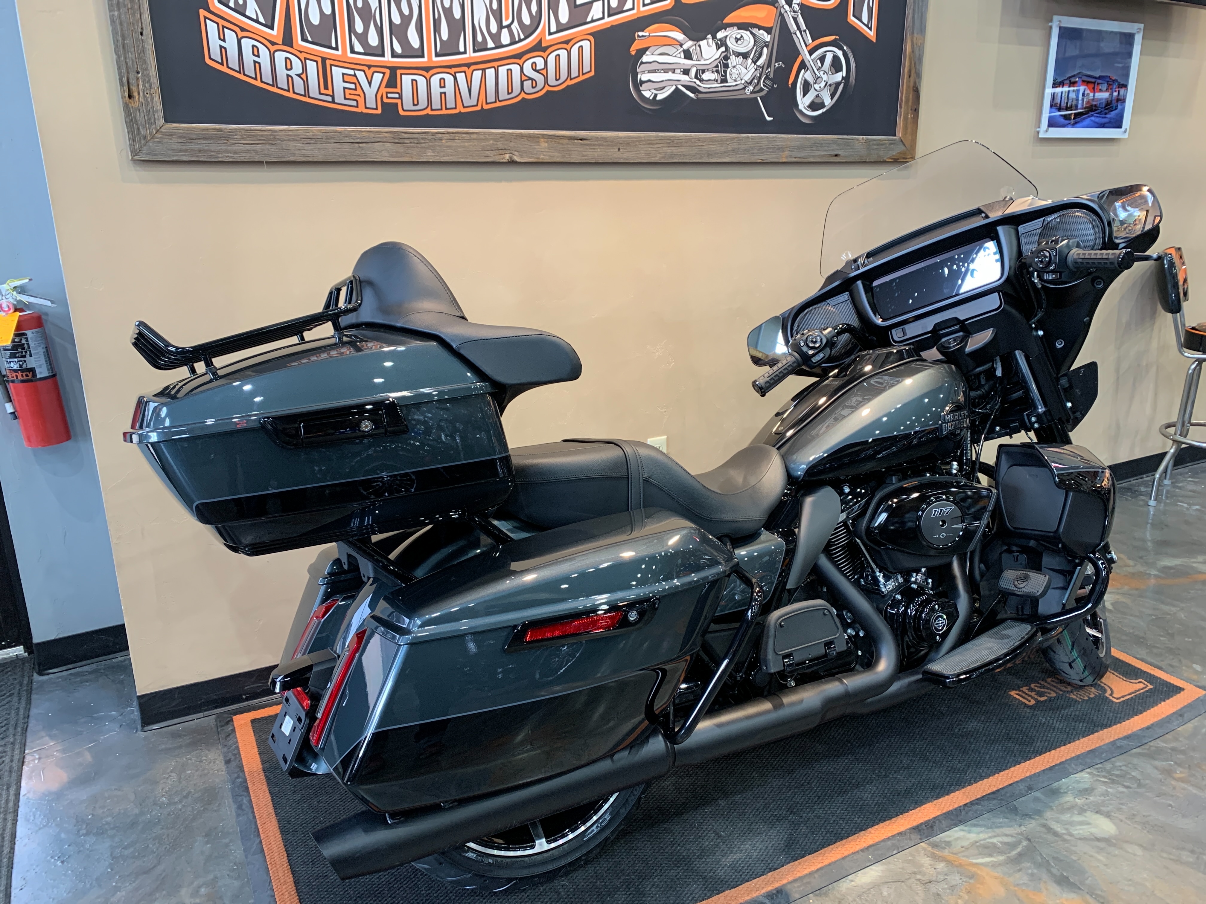 2025 Harley-Davidson Street Glide Ultra at Vandervest Harley-Davidson, Green Bay, WI 54303