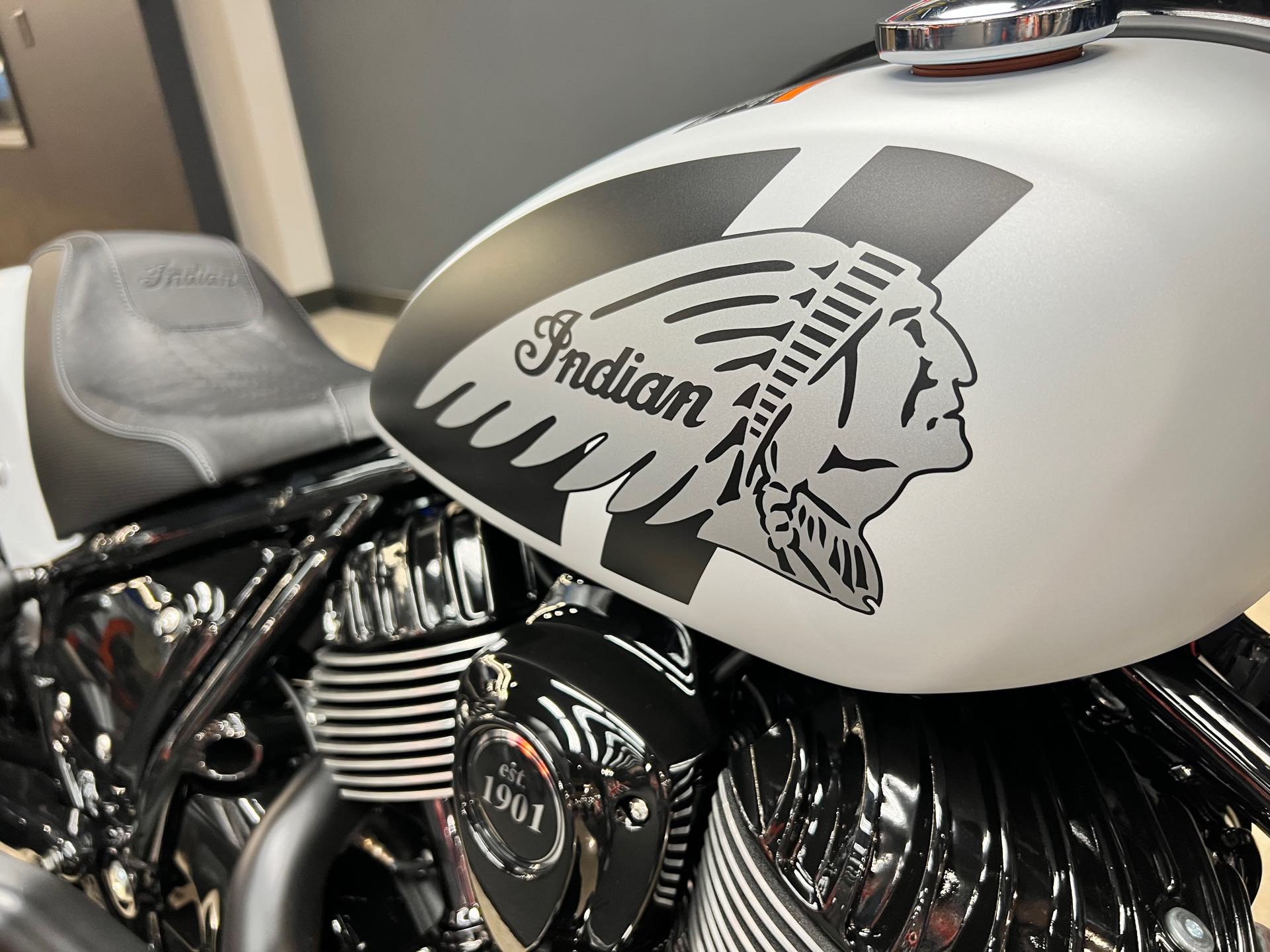 2024 Indian Motorcycle Sport Chief Base at Sloans Motorcycle ATV, Murfreesboro, TN, 37129