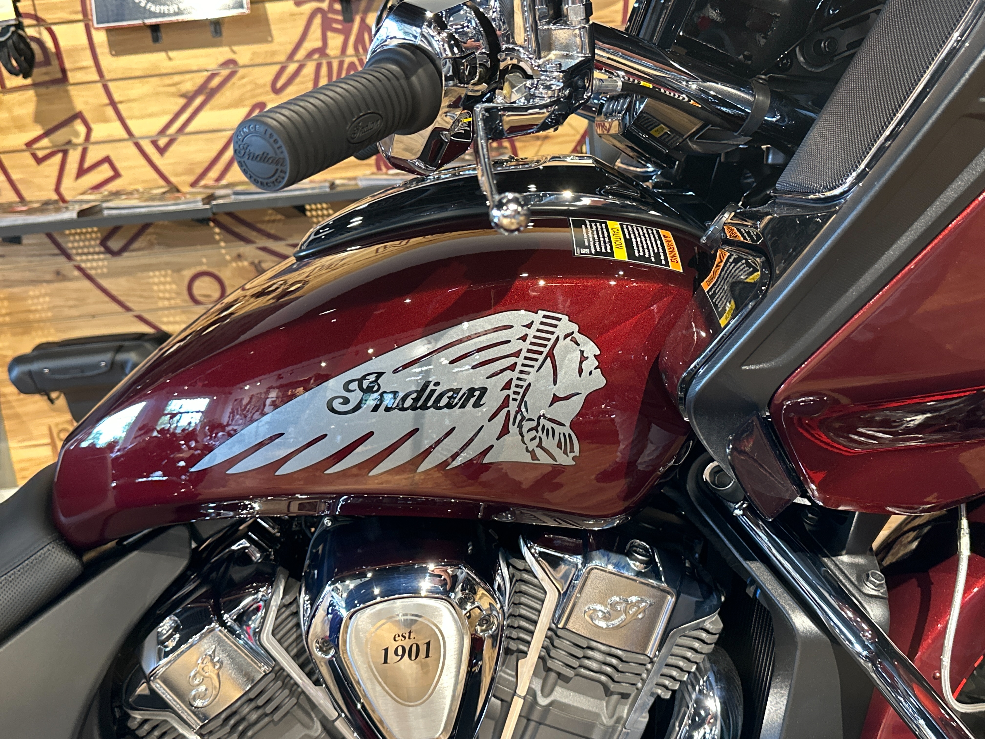 2023 Indian Motorcycle Challenger Limited at Frontline Eurosports
