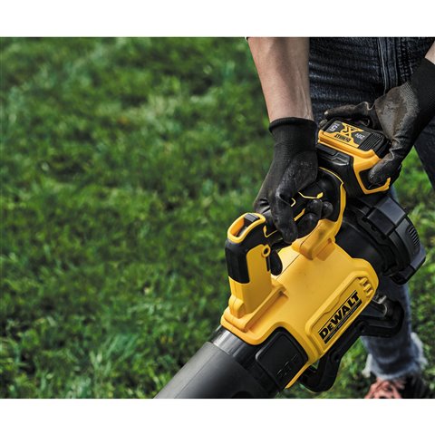 2023 Dewalt 20V MAX* XR Brushless Cordless Handheld Blower Kit (50Ah) at McKinney Outdoor Superstore