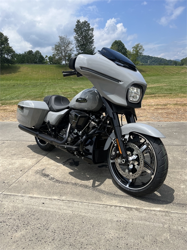 2024 Harley-Davidson Street Glide Base at Harley-Davidson of Asheville