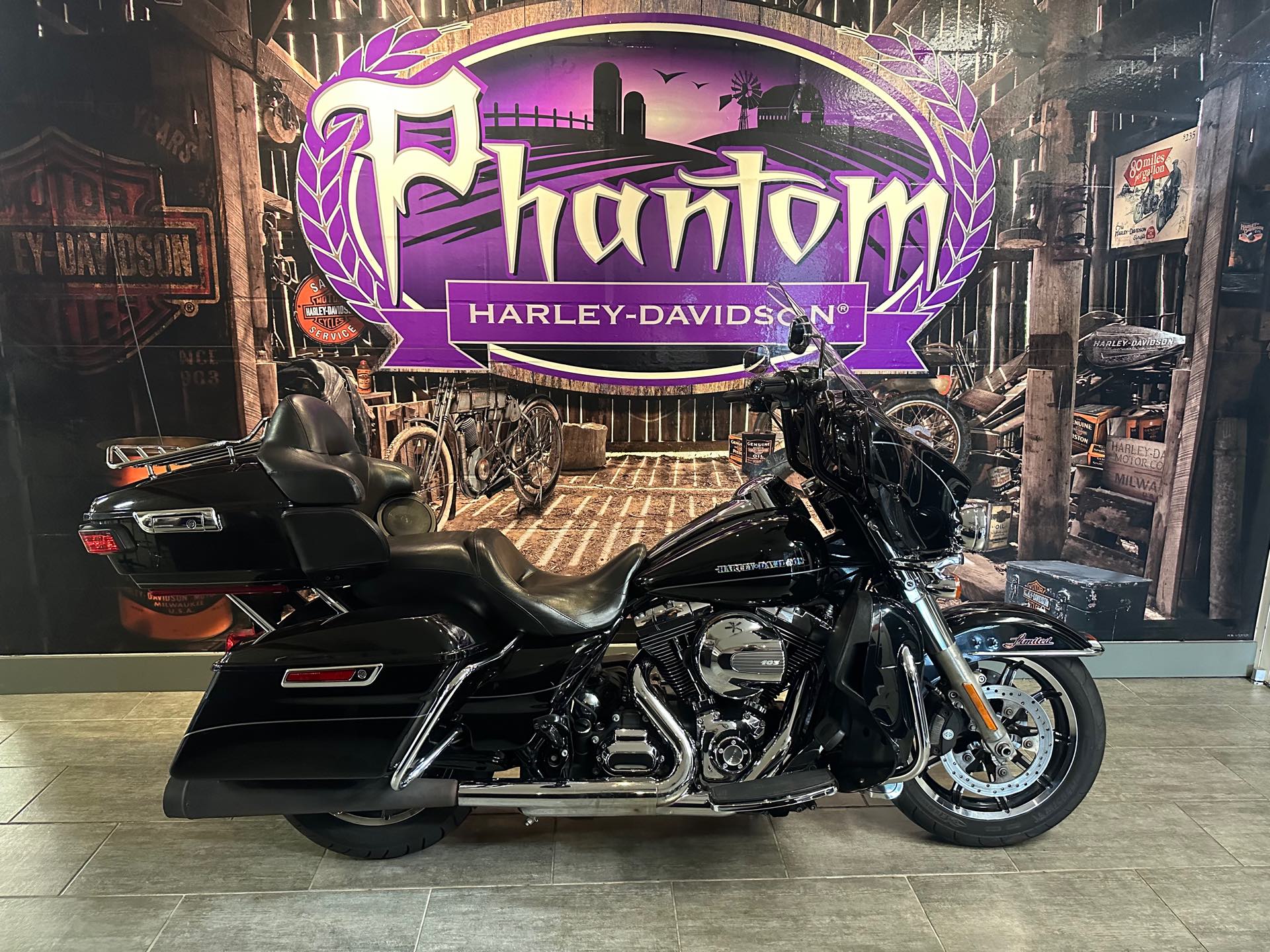 2015 Harley-Davidson Electra Glide Ultra Limited Low at Phantom Harley-Davidson