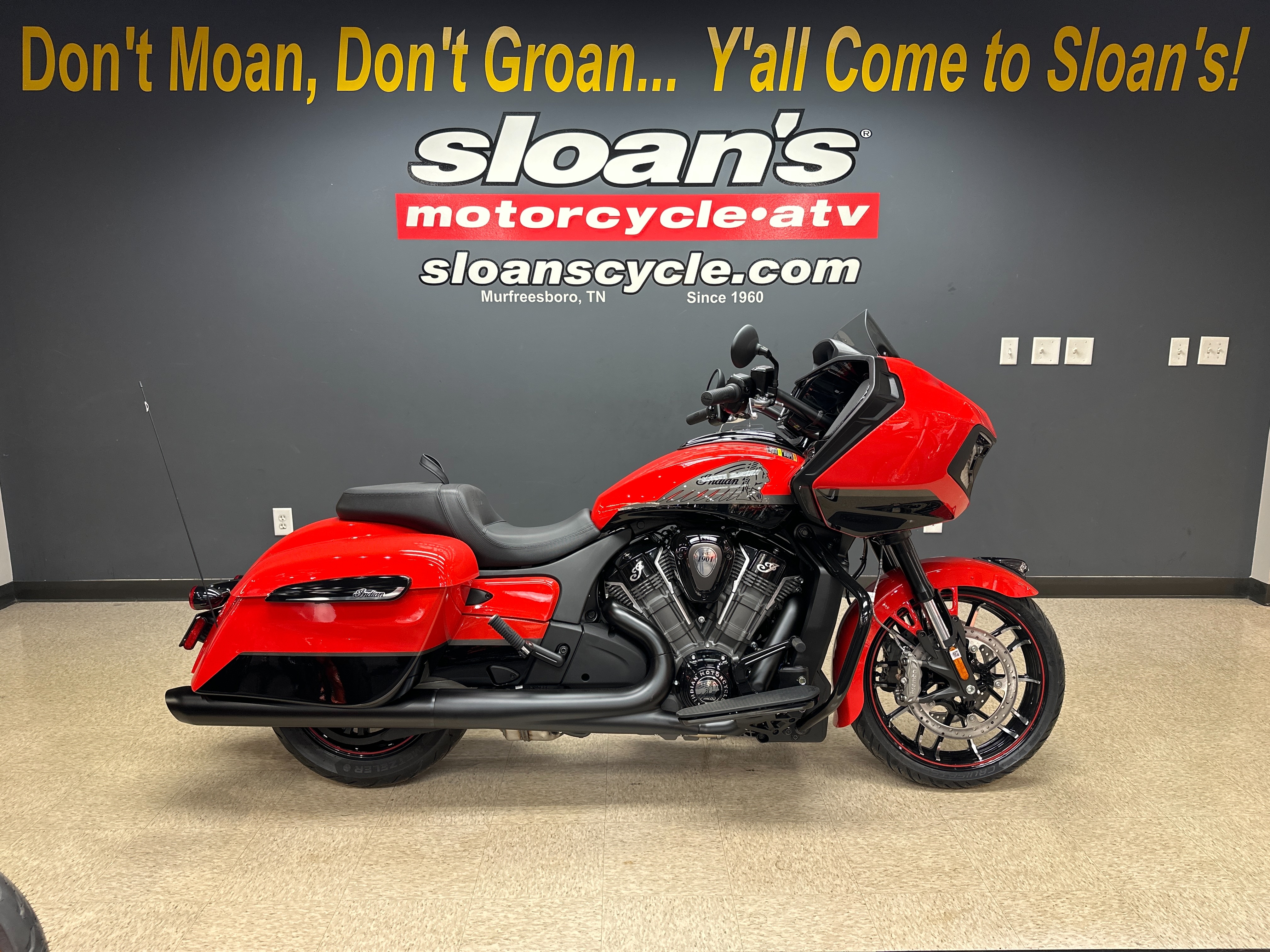2023 Indian Motorcycle Challenger Dark Horse at Sloans Motorcycle ATV, Murfreesboro, TN, 37129