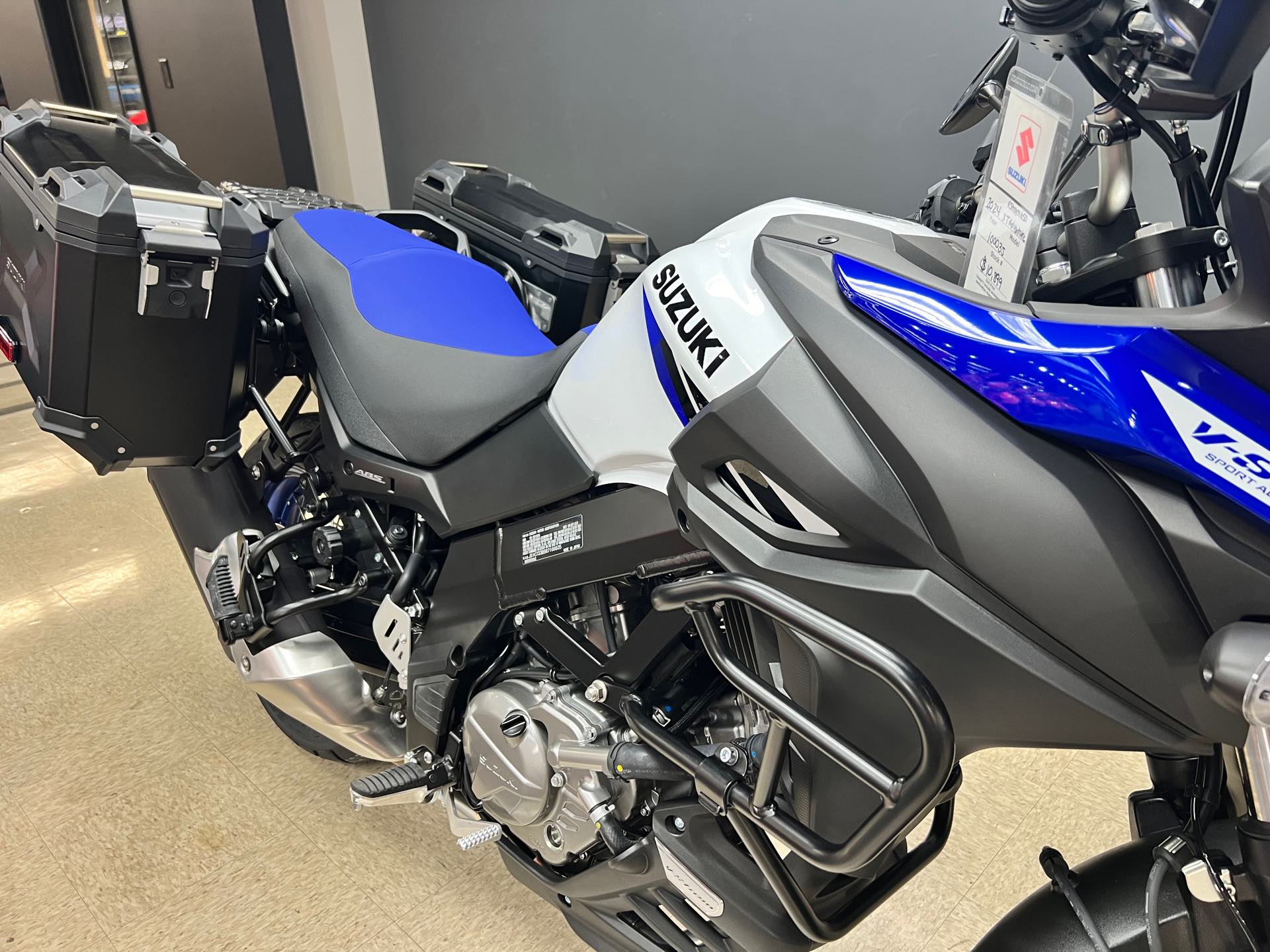 2024 Suzuki V-Strom 650XT Adventure at Sloans Motorcycle ATV, Murfreesboro, TN, 37129