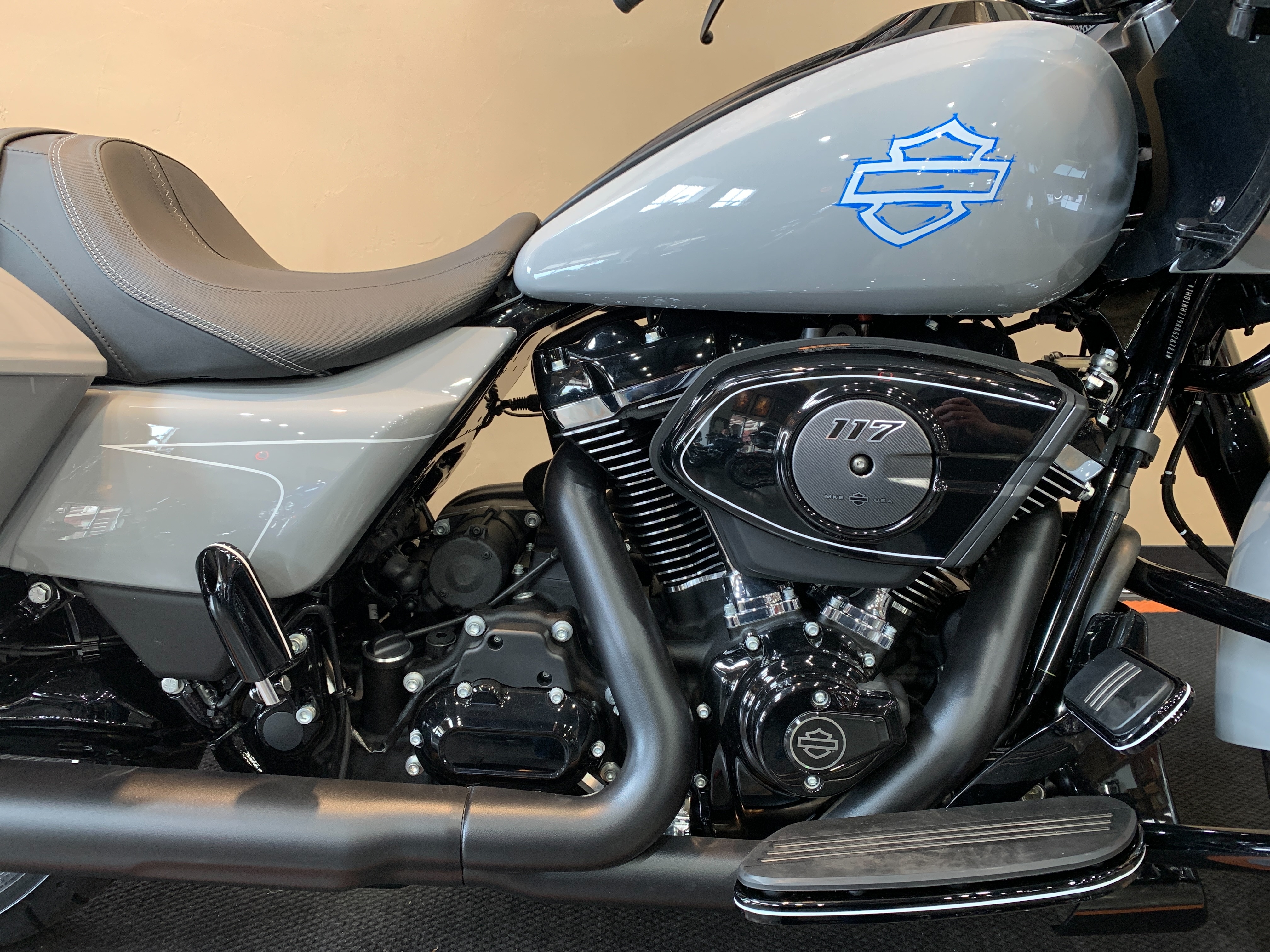 2024 Harley-Davidson Road Glide Base at Vandervest Harley-Davidson, Green Bay, WI 54303