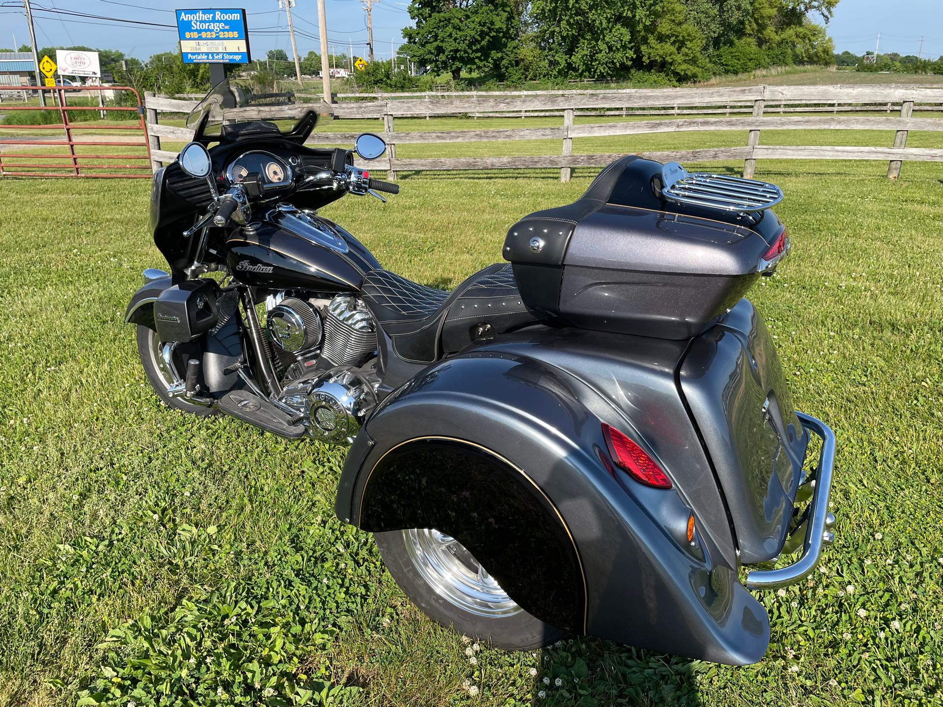 2016 Indian Motorcycle Roadmaster Base at Randy's Cycle