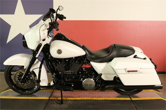 2013 Harley-Davidson Street Glide Base at Texas Harley