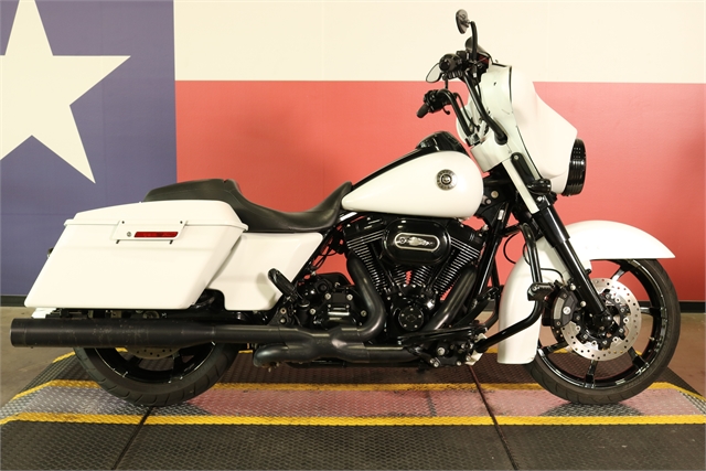 2013 Harley-Davidson Street Glide Base at Texas Harley