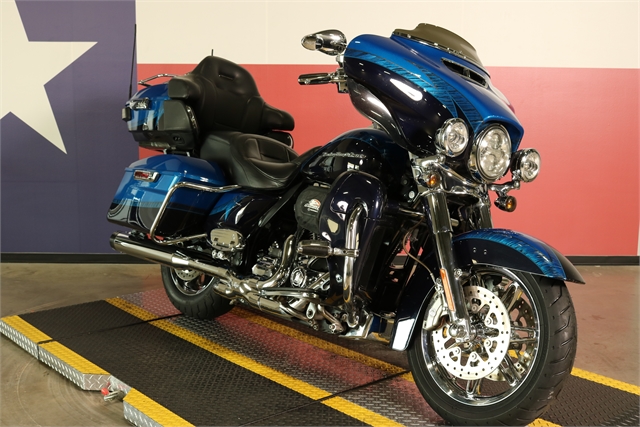 2014 Harley-Davidson Electra Glide CVOT Limited at Texas Harley