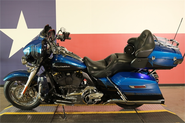 2014 Harley-Davidson Electra Glide CVOT Limited at Texas Harley