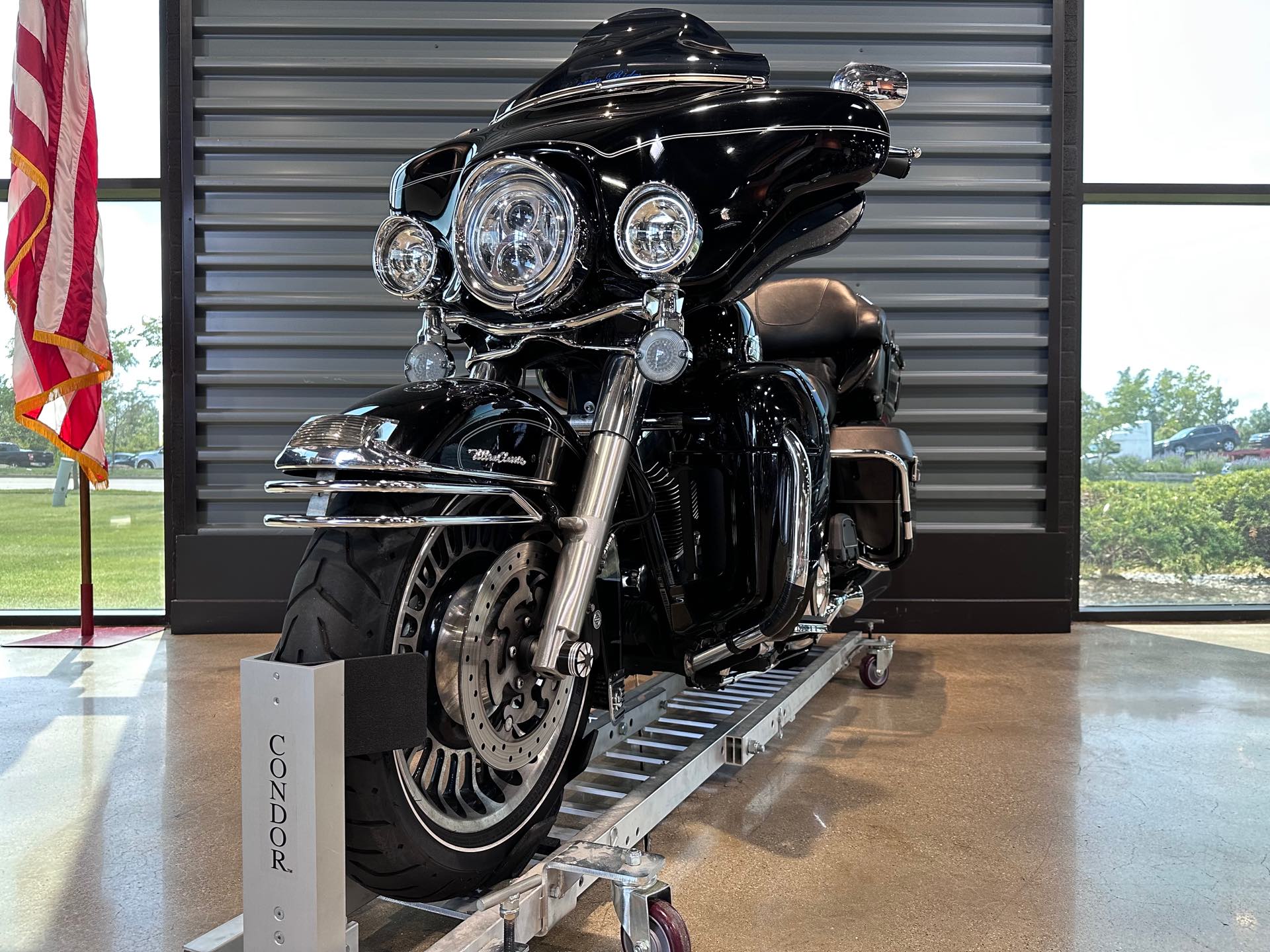 2011 Harley-Davidson Electra Glide Ultra Classic at Chi-Town Harley-Davidson