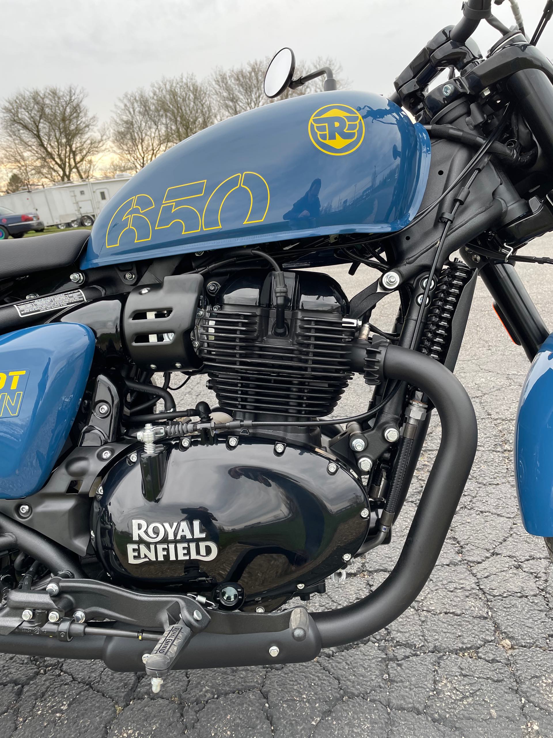 2024 ROYAL ENFIELD SHOTGUN 650 - PLASMA BLUE at Randy's Cycle