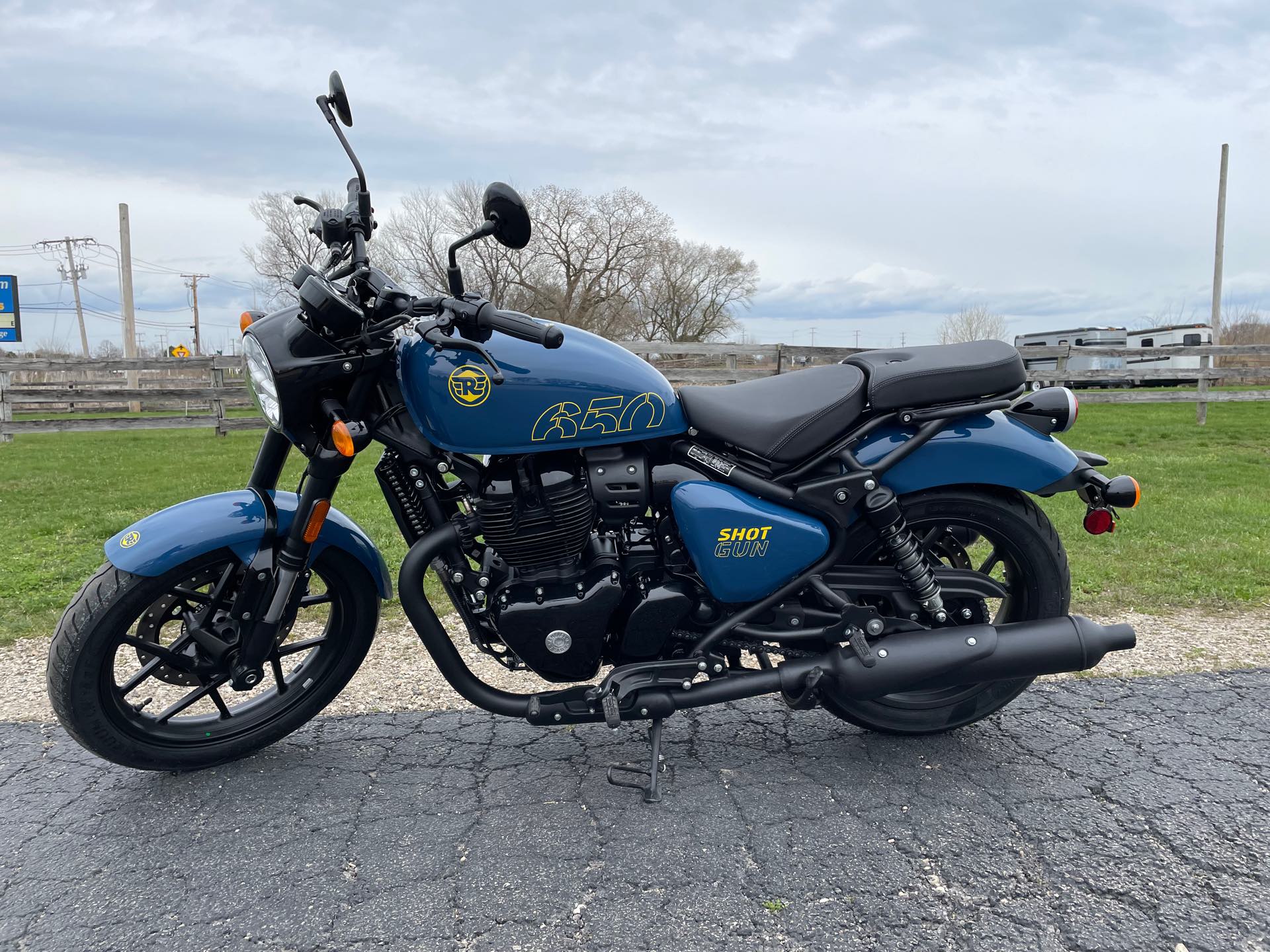 2024 ROYAL ENFIELD SHOTGUN 650 - PLASMA BLUE at Randy's Cycle