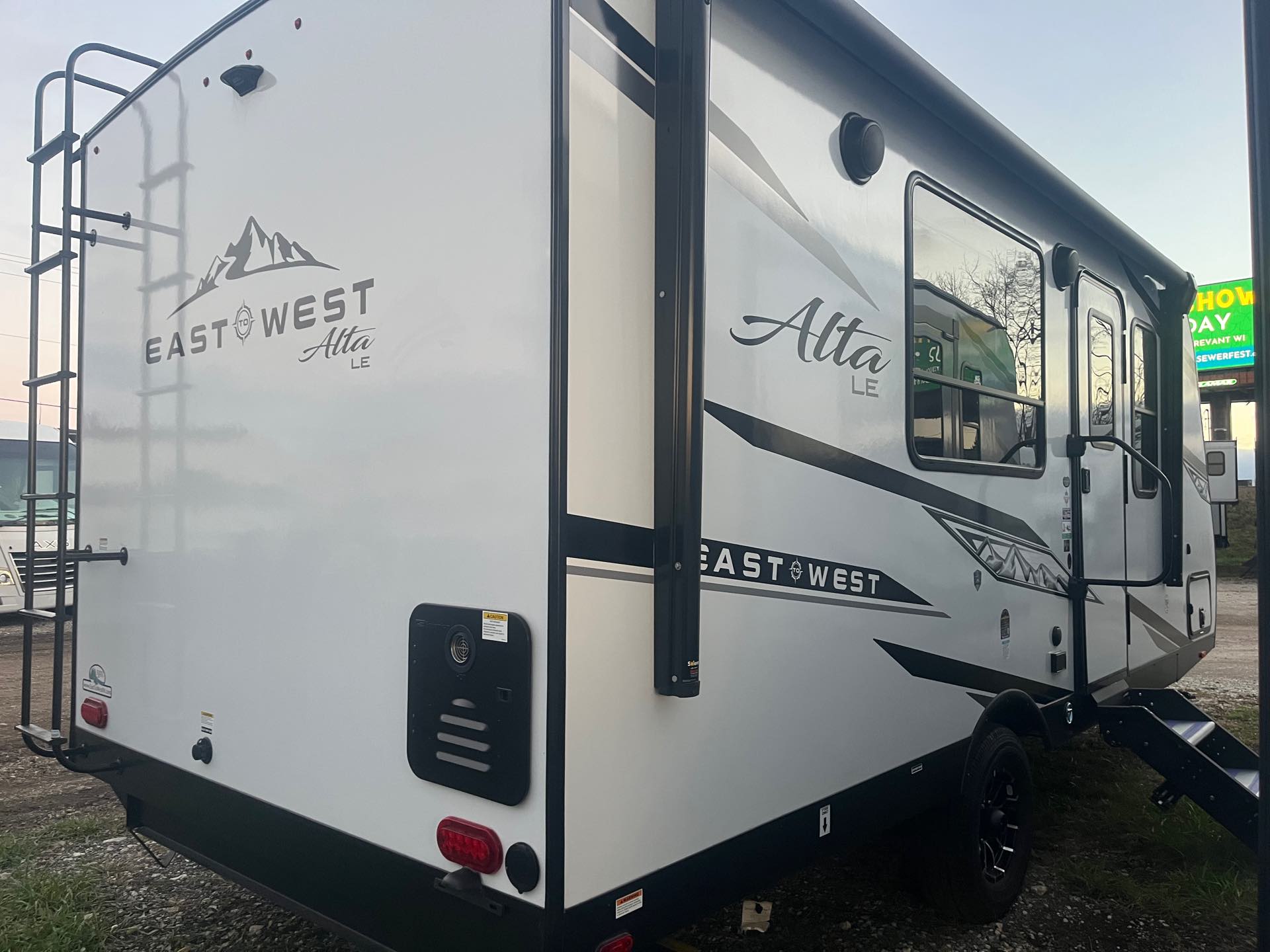 2024 East To West Alta 1600 MRB at Prosser's Premium RV Outlet