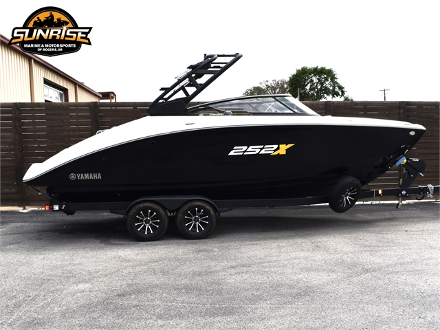 2023 Yamaha Boats 252XE at Sunrise Marine & Motorsports