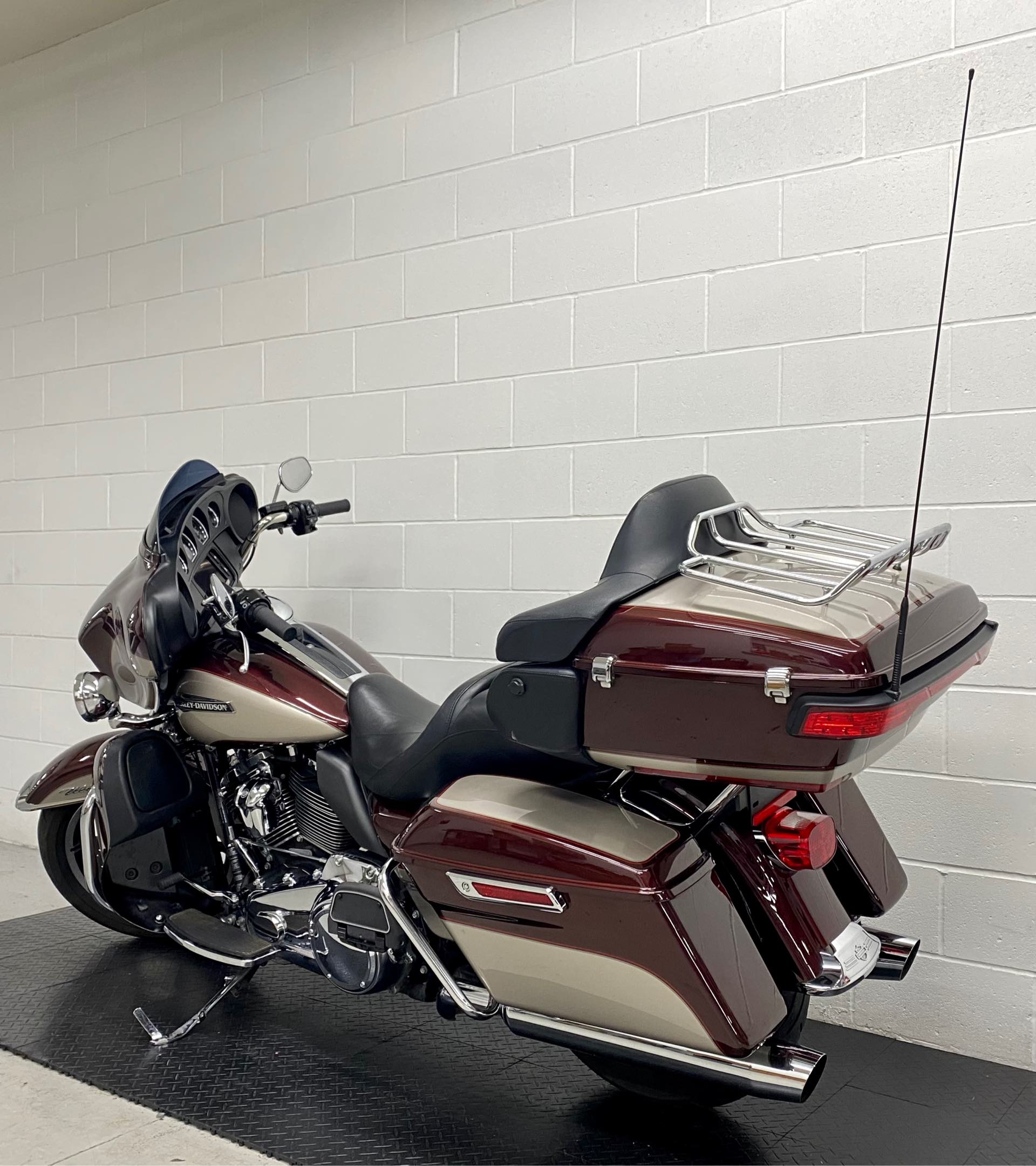 2018 Harley-Davidson Electra Glide Ultra Classic at Destination Harley-Davidson®, Silverdale, WA 98383