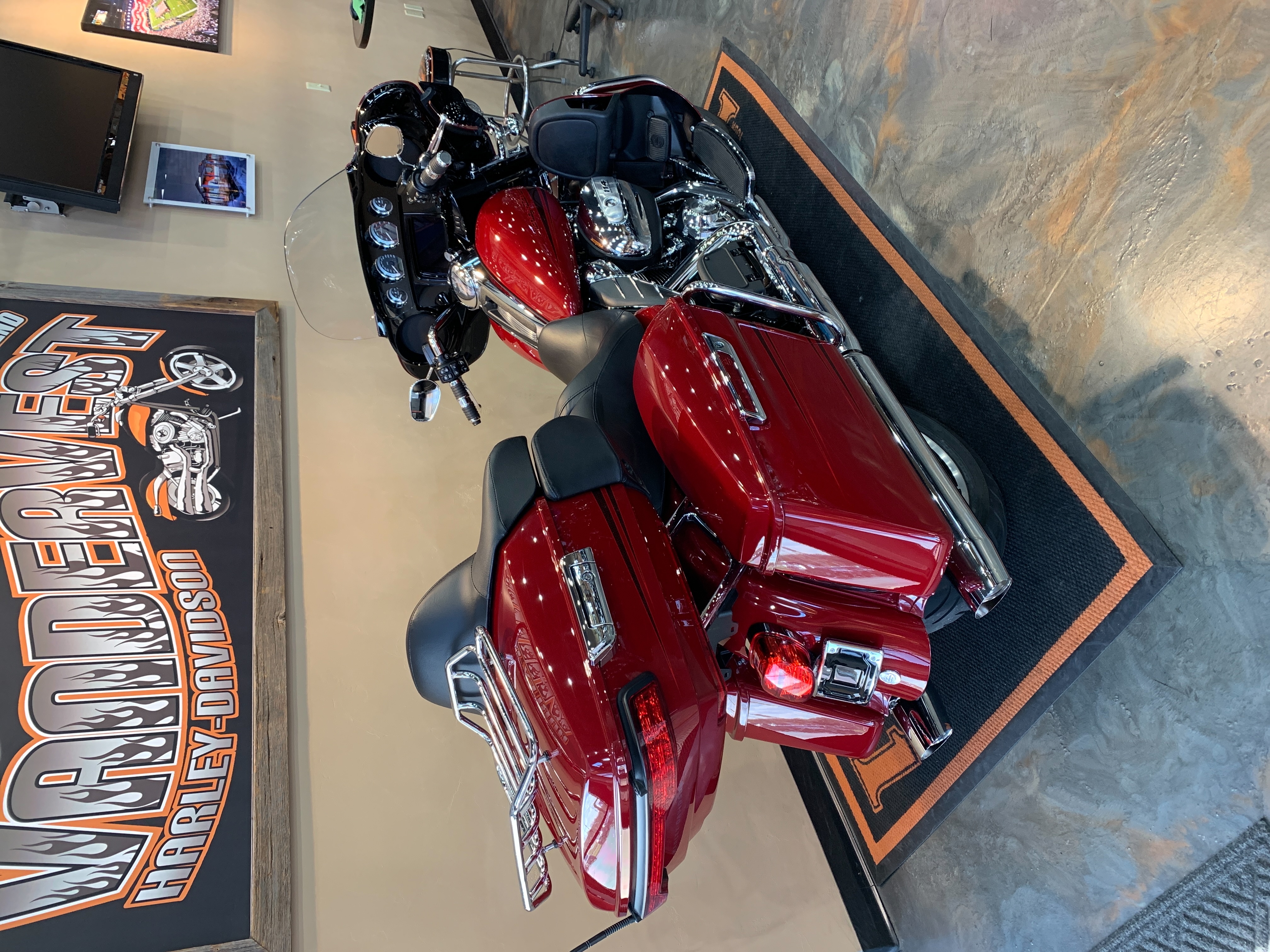 2020 Harley-Davidson Touring Ultra Limited at Vandervest Harley-Davidson, Green Bay, WI 54303