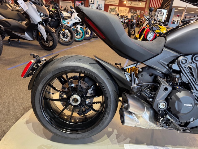 2022 Ducati Diavel 1260 S at Martin Moto